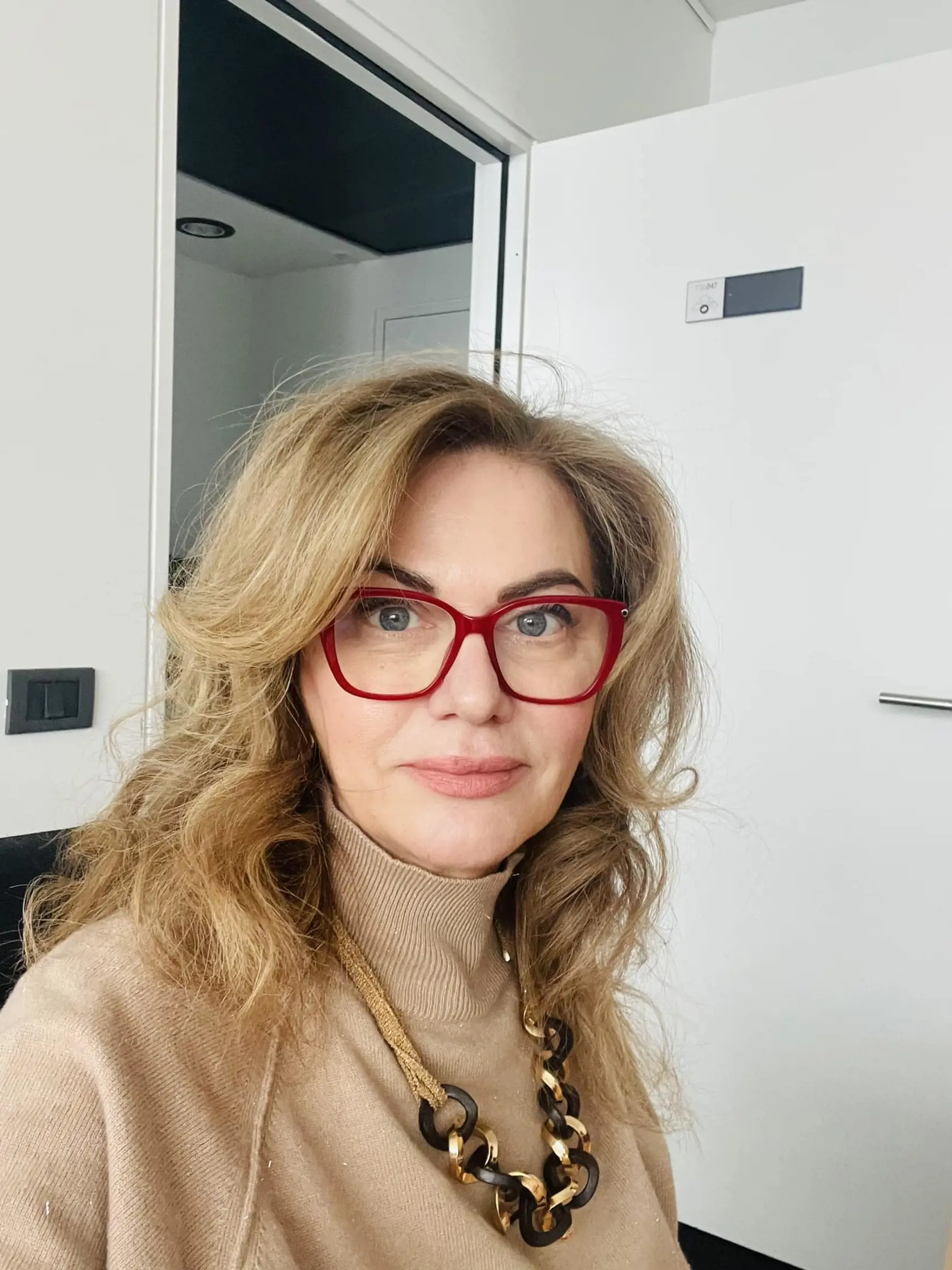 Aktuálne politické dianie na Slovensku nenechalo chladným ani europoslankyňu za Smer-SD Moniku Beňovú. Tá sa s Matovičom vôbec nemaznala a poslala mu poriadne tvrdý odkaz!
