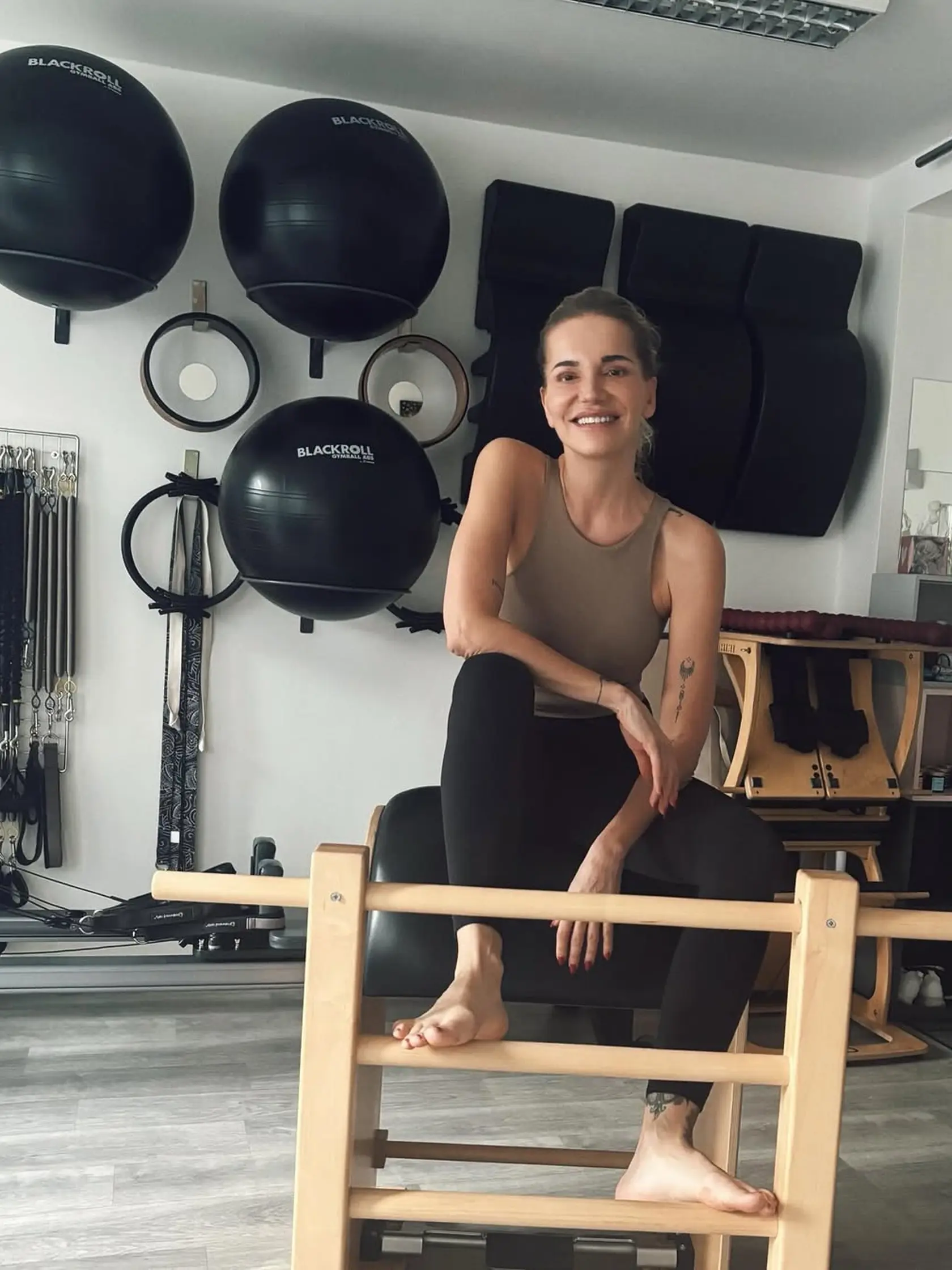 Dara Rolins priznáva, že svoju postavu si "odmakala". Spevácka diva neuznáva žiadne skratky a venuje sa pilatesu.