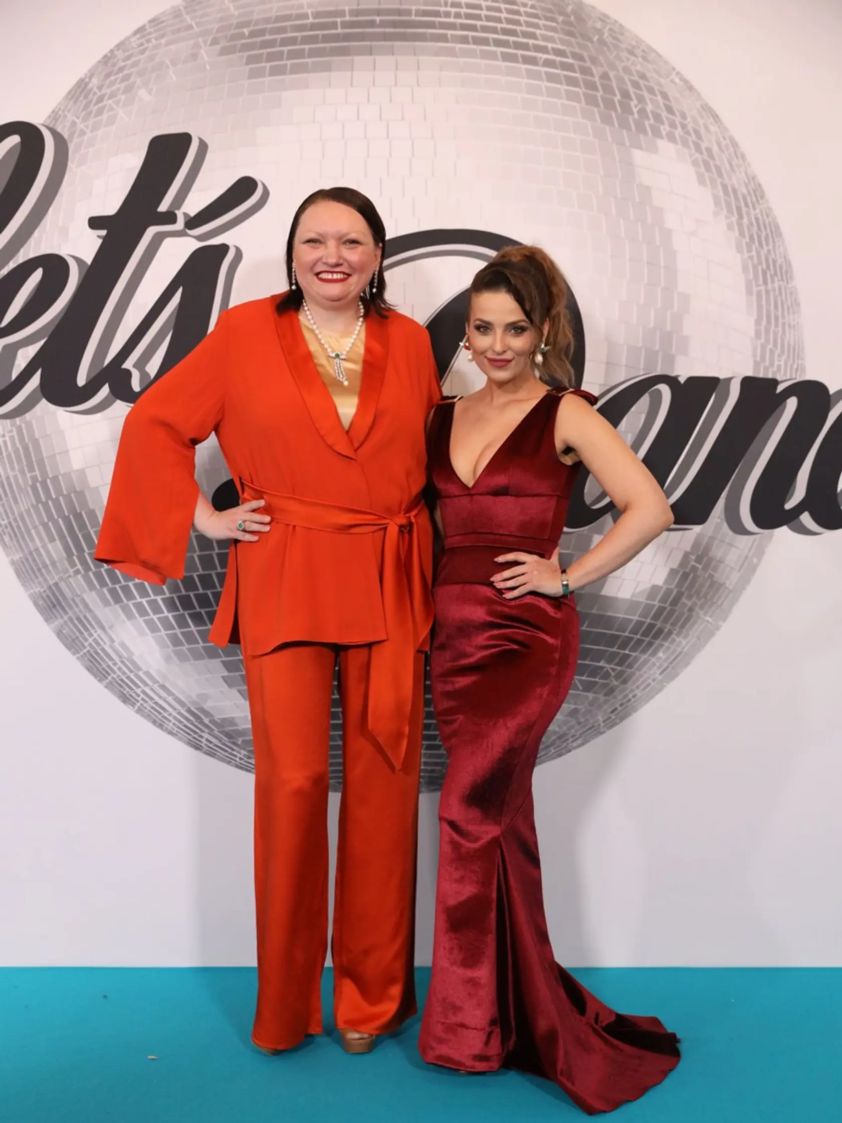 6. kolo Let´s Dance: Martina Zábranská ohúrila v sexi bordovej róbe. 
