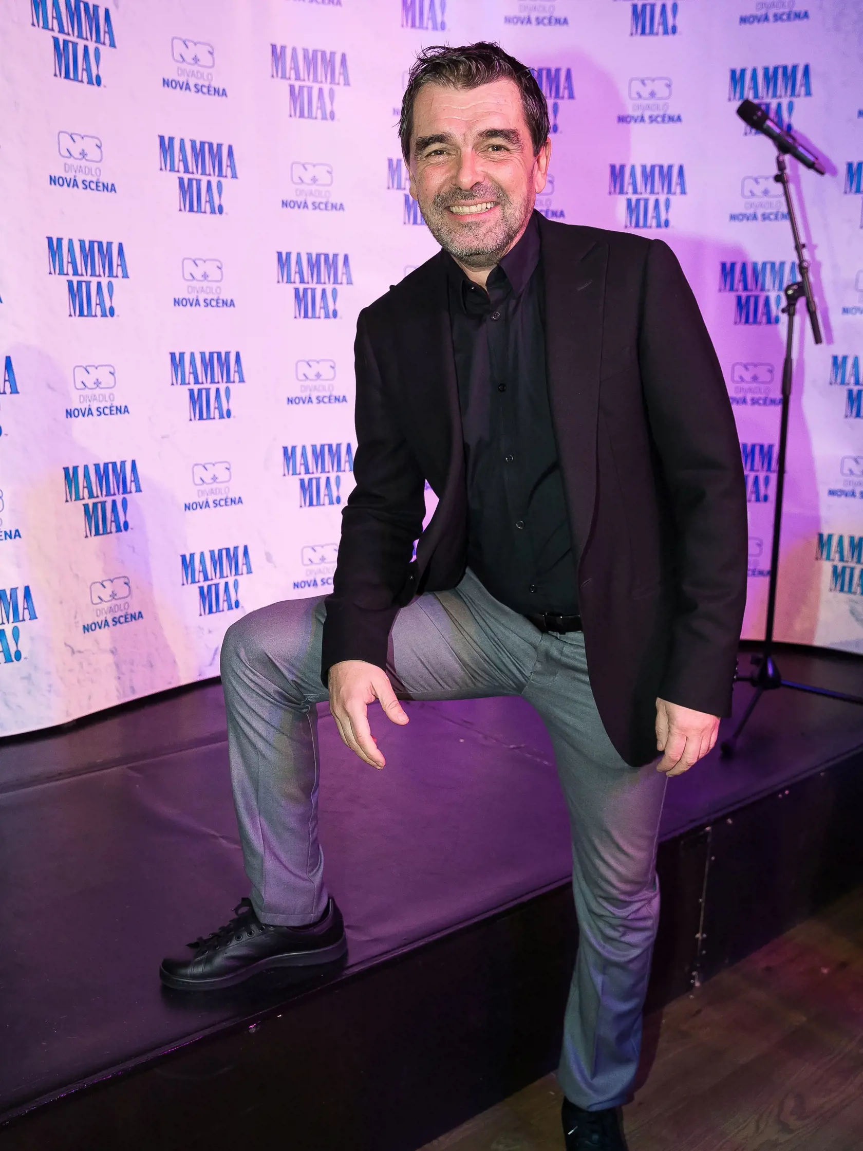 Premiéra muzikálu Mamma Mia na doskách divadla Nová Scéna. Na snímke Peter Kočiš