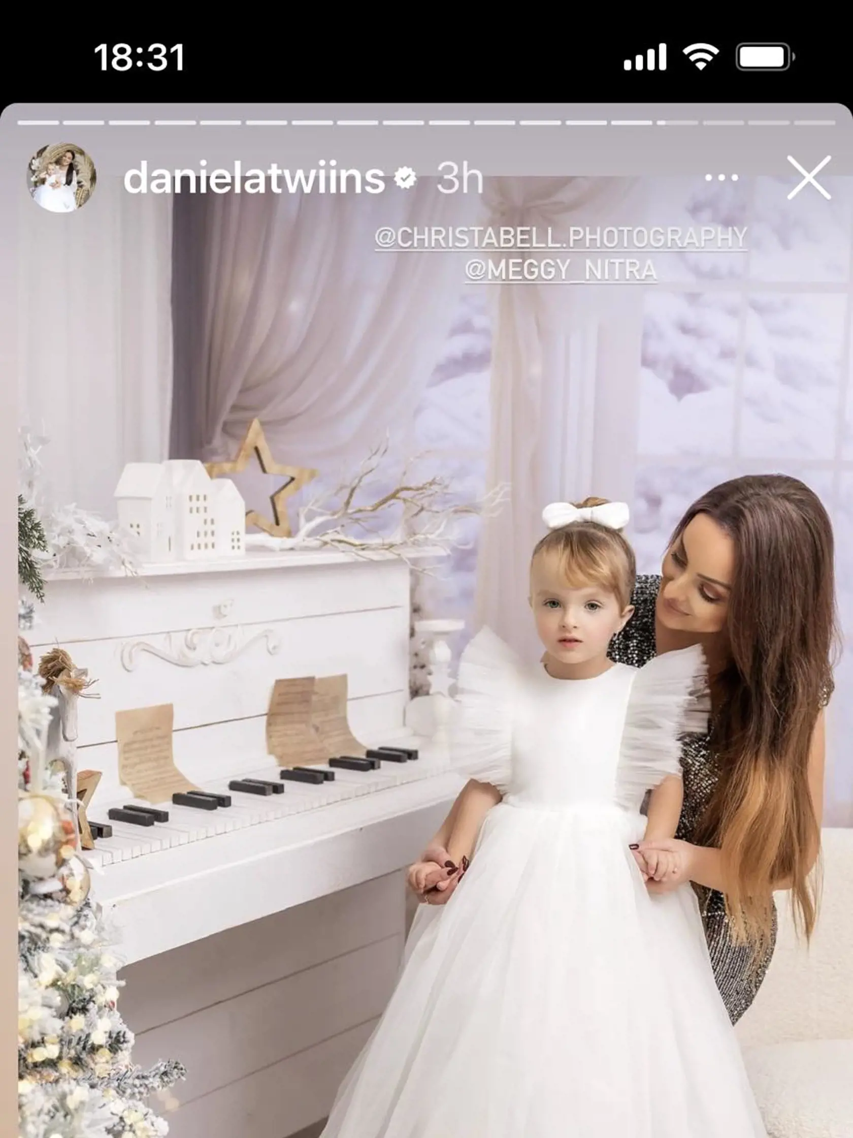 Vianoce u známych tvárí: Twiinska Daniela Nízlová s dcérou Lindou.