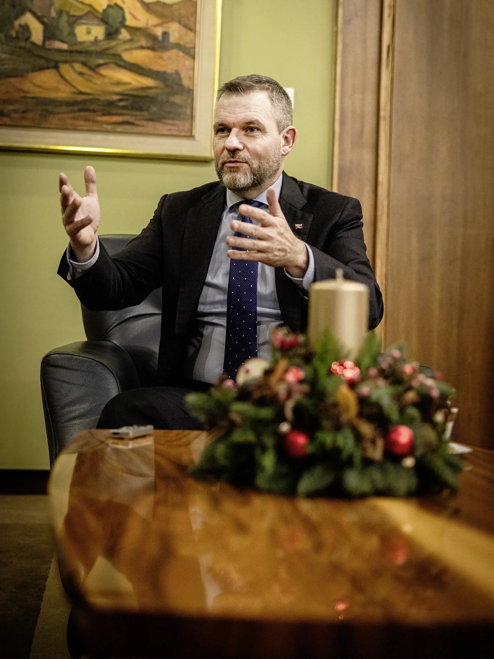 Peter Pellegrini sa na svojej sociálnej sieti vyjadril k prípadu Hudáček. Vo videu mu vyjadruje podporu a ľuďom odkazuje, aby sa prebrali!
