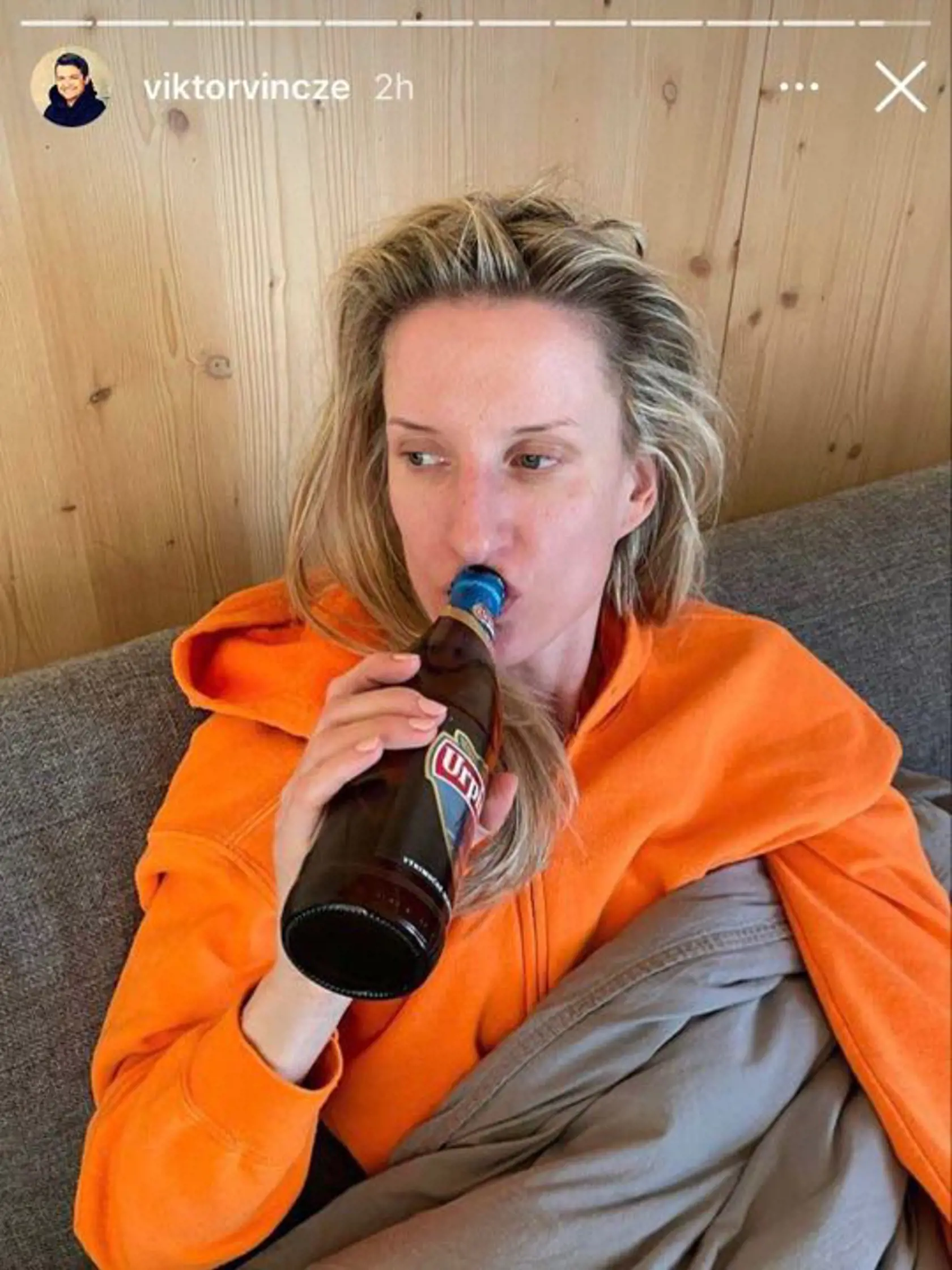 Adela si na druhý deň po vakcíne, keď už jej bolo lepšie, dopriala nealko pivo.