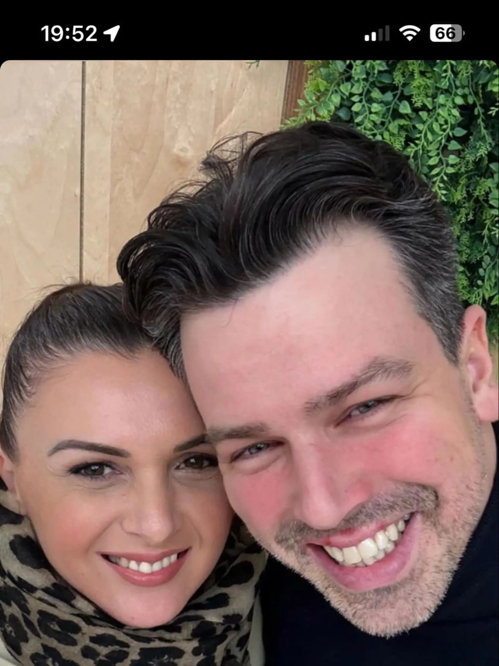 Matej Chren s manželkou Lindou, s ktorou je už dlhých 11 rokov. Brunetka akoby ani vôbec nestarla.