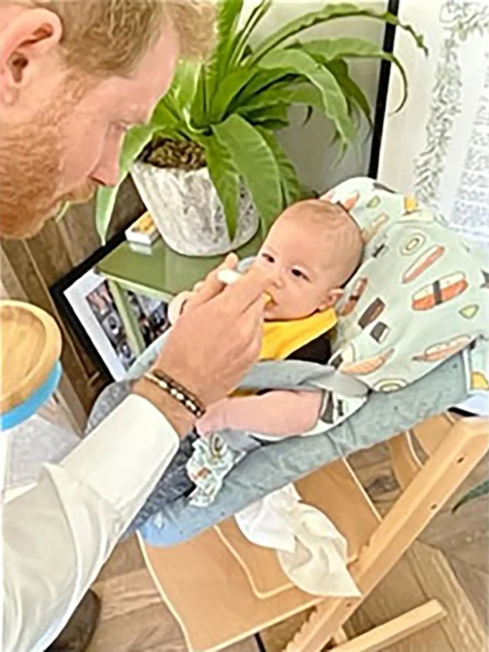 Harry a Meghan zverejnili doteraz nepublikované fotografie dcérky Lilibet