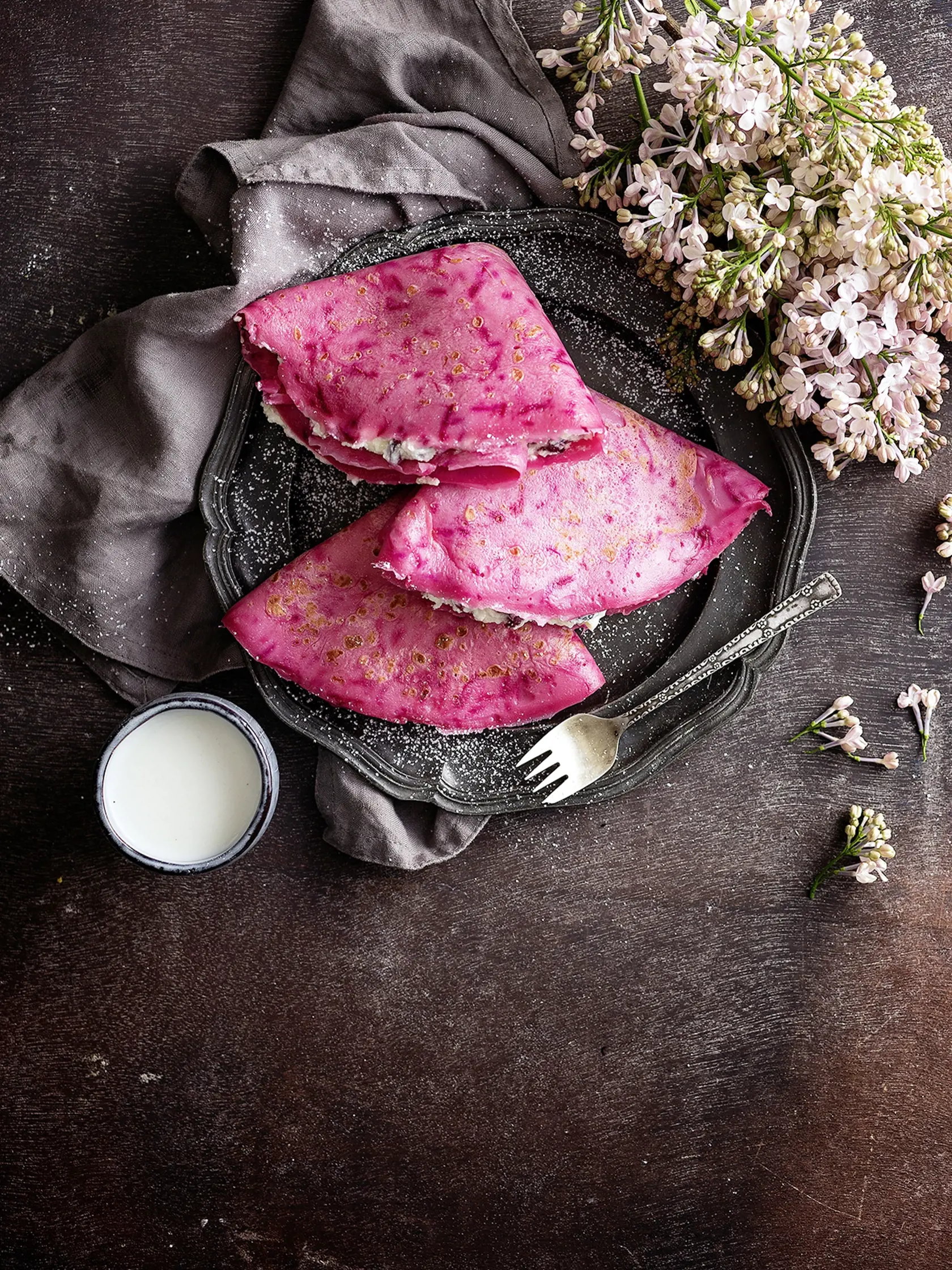 Cviklové palacinky s tvarohovou plnkou