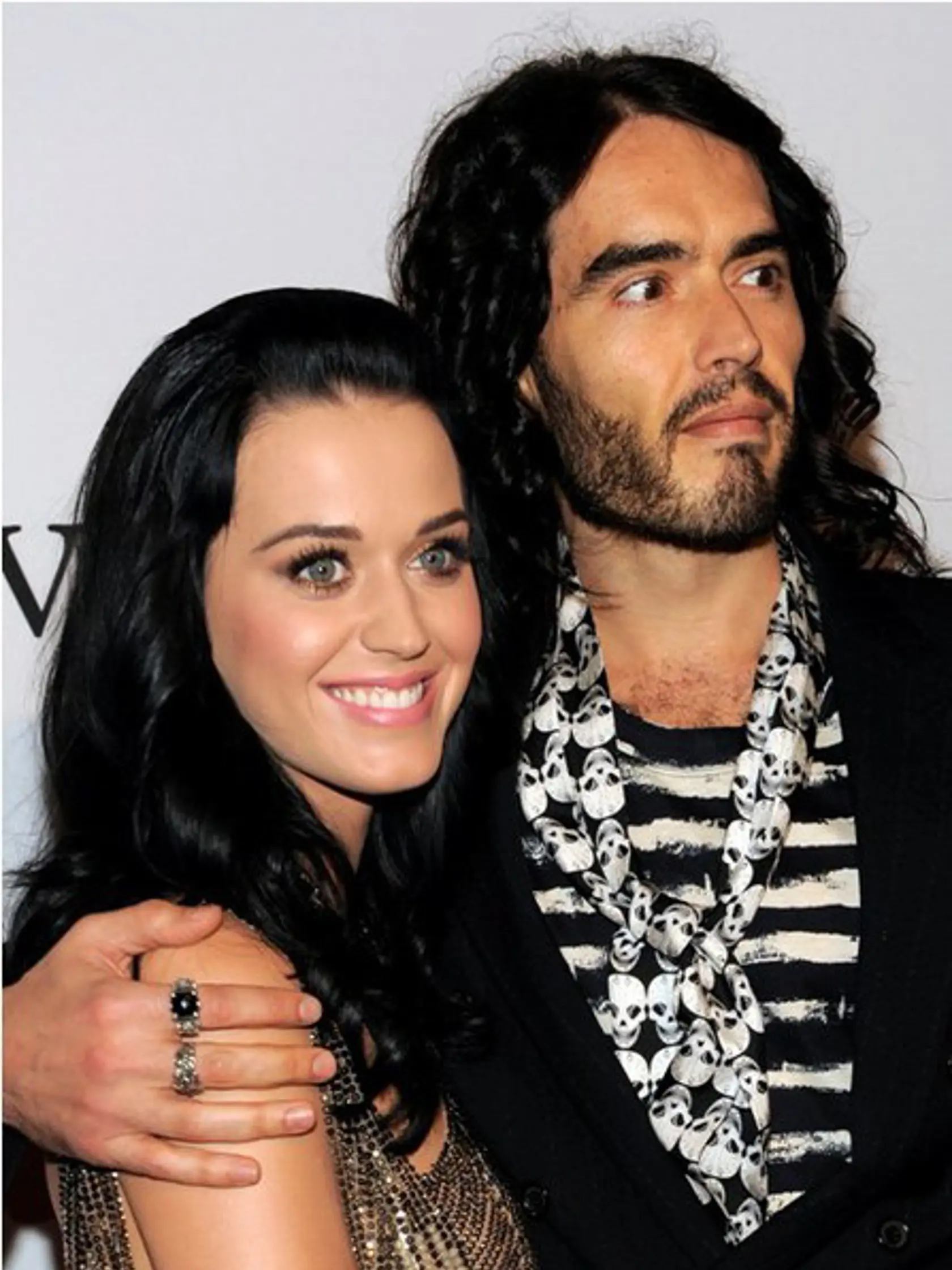 Katty Perry
a Russell Brand