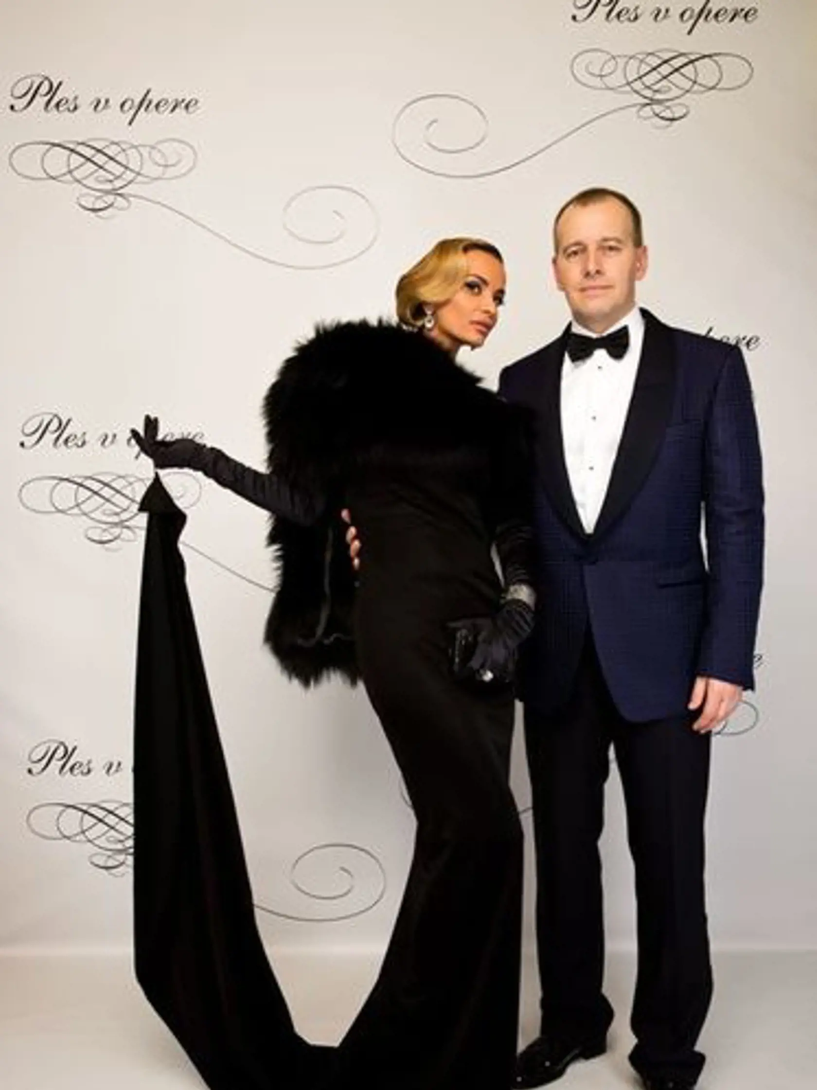 2014: Kollár s Andreou Heringhovou v extravagantých čiernych šatách.