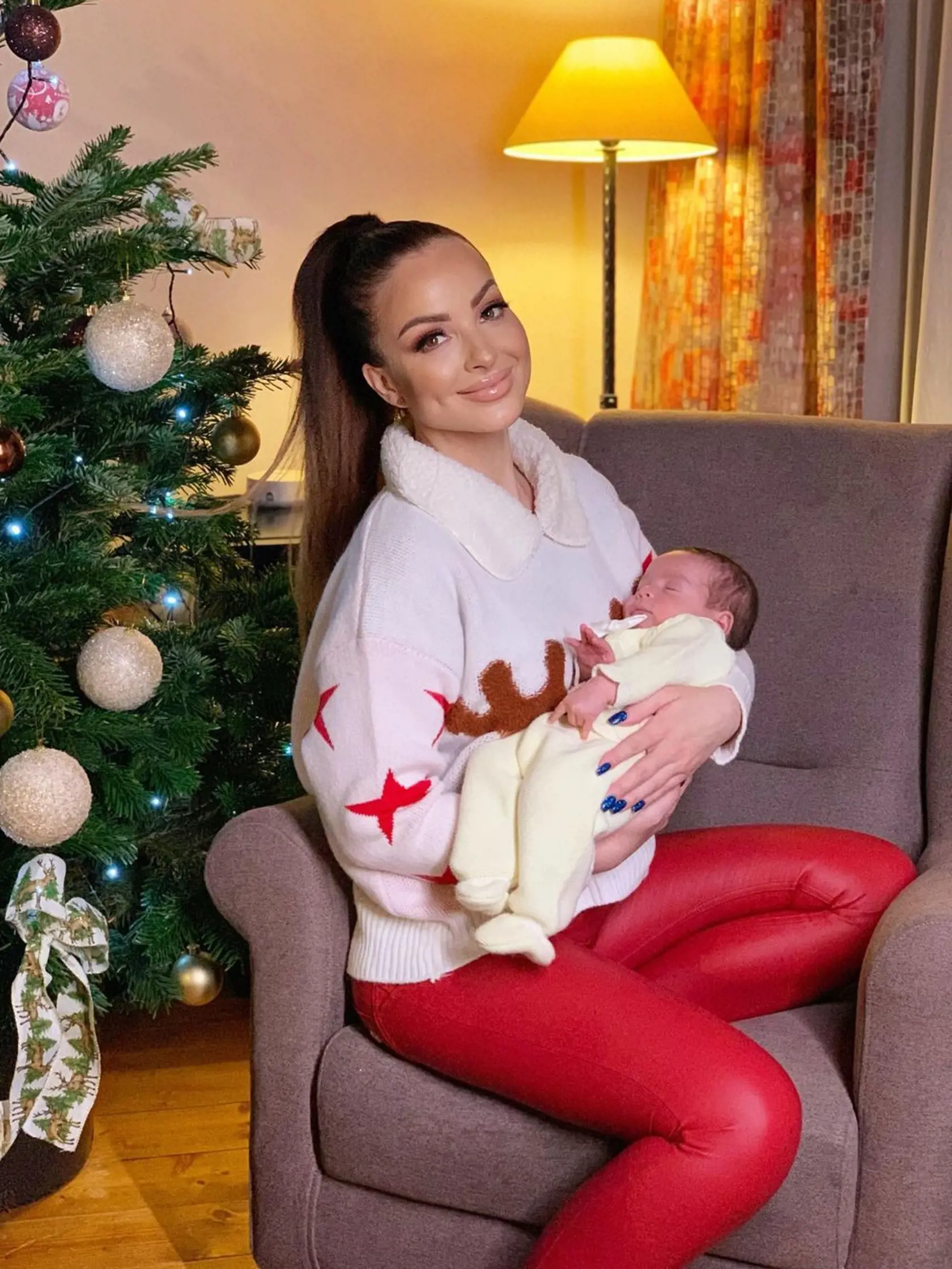 Veronika Nízlová s dcérkou Neou, ktorú má s mladým hercom Matúšom Kolárovským.