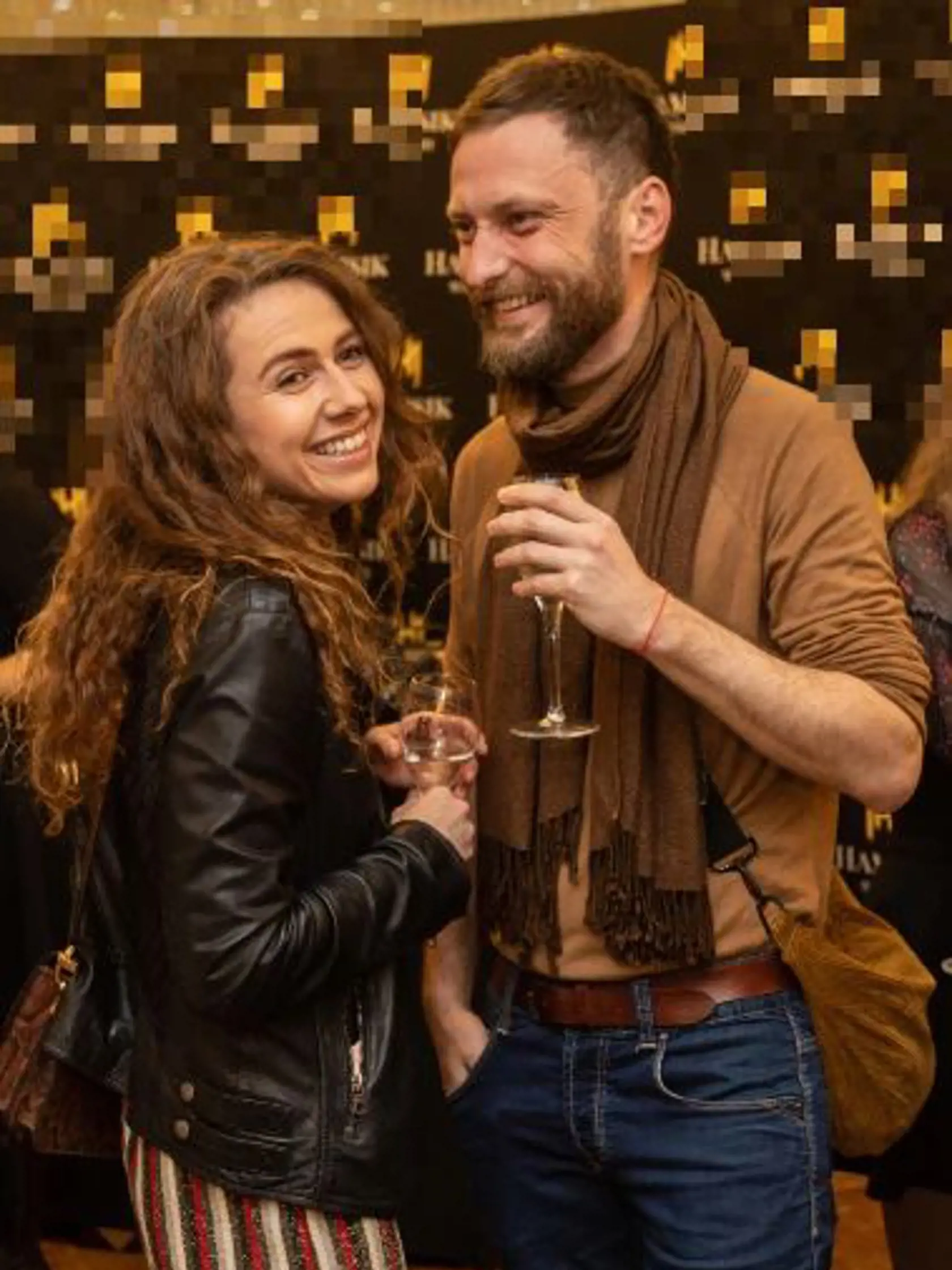 Najprv Táslerova ex Anička vymetala akcie s exsuperstaristom Koreňom a teraz?
