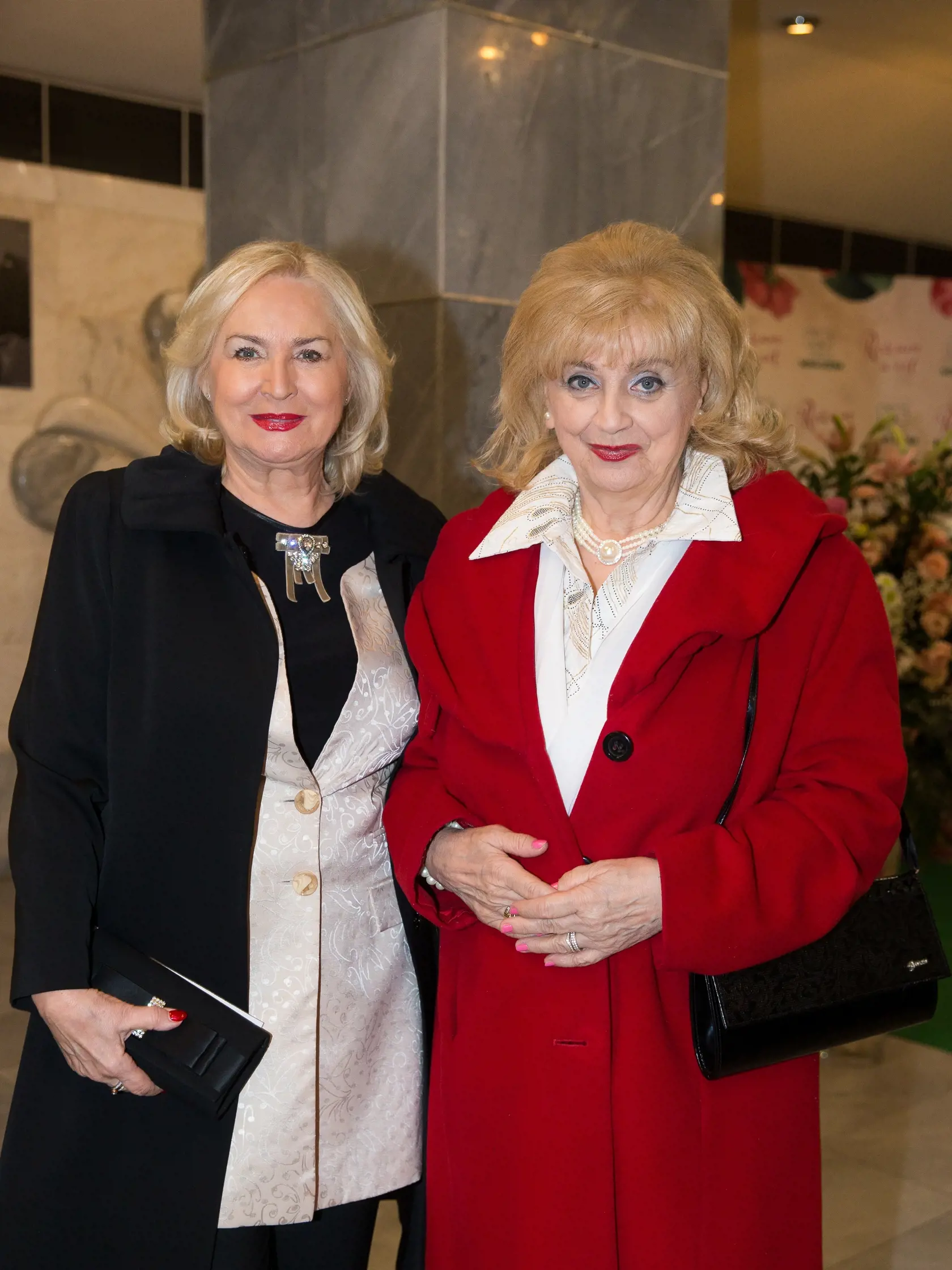 Príchody na druhú premiéru divadelnej hry "Rozum a cit" v divadle Nová scéna v Bratislave. Na snímke Ada Straková a Nora Beňačková.