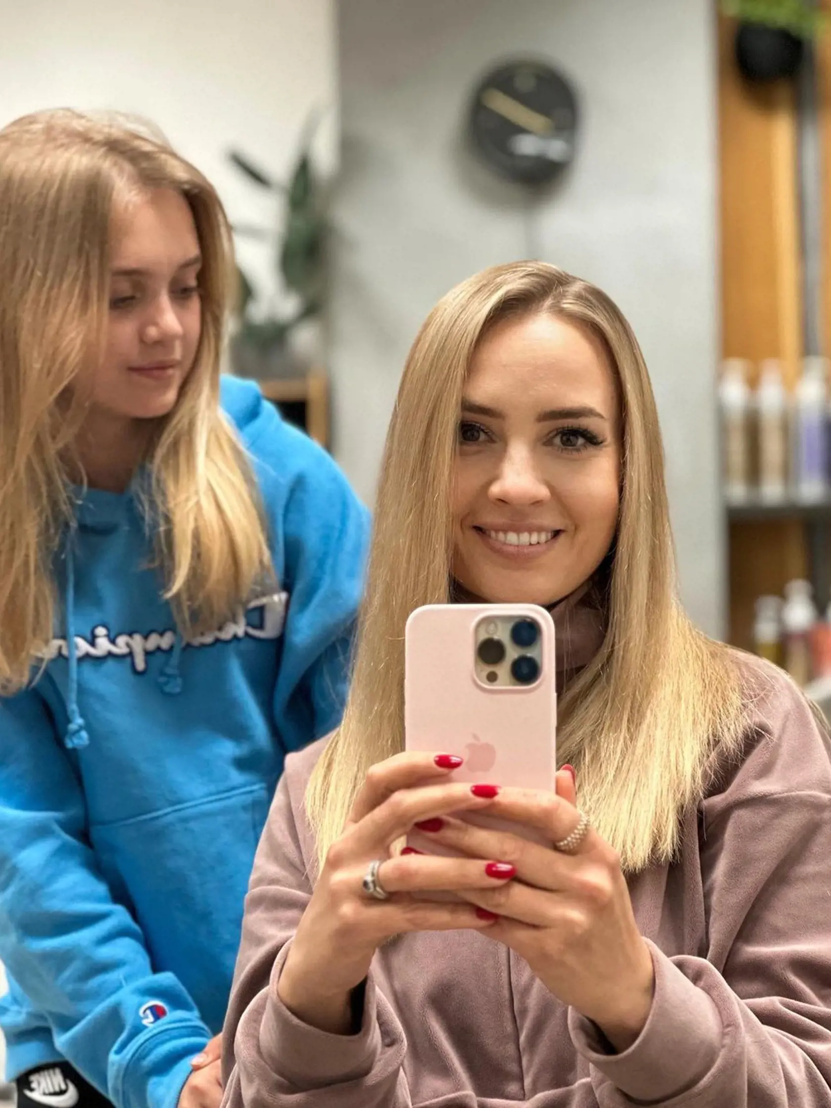 Barbora Krajčírová s dcérou Amiou.