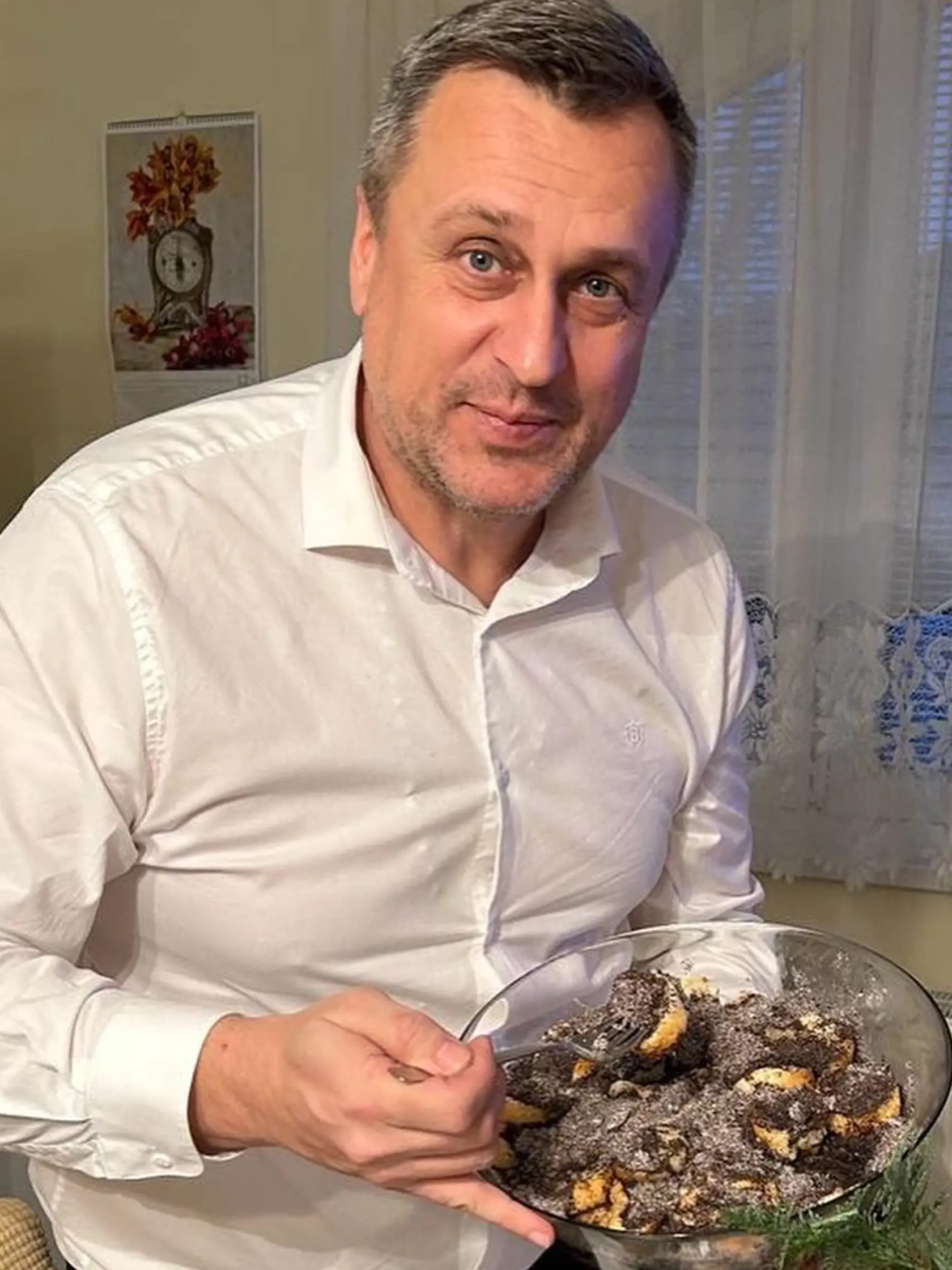 Andrej Danko (SNS) ukázal časť z toho, čo sa u nich podávalo na štedrovečernom stole.