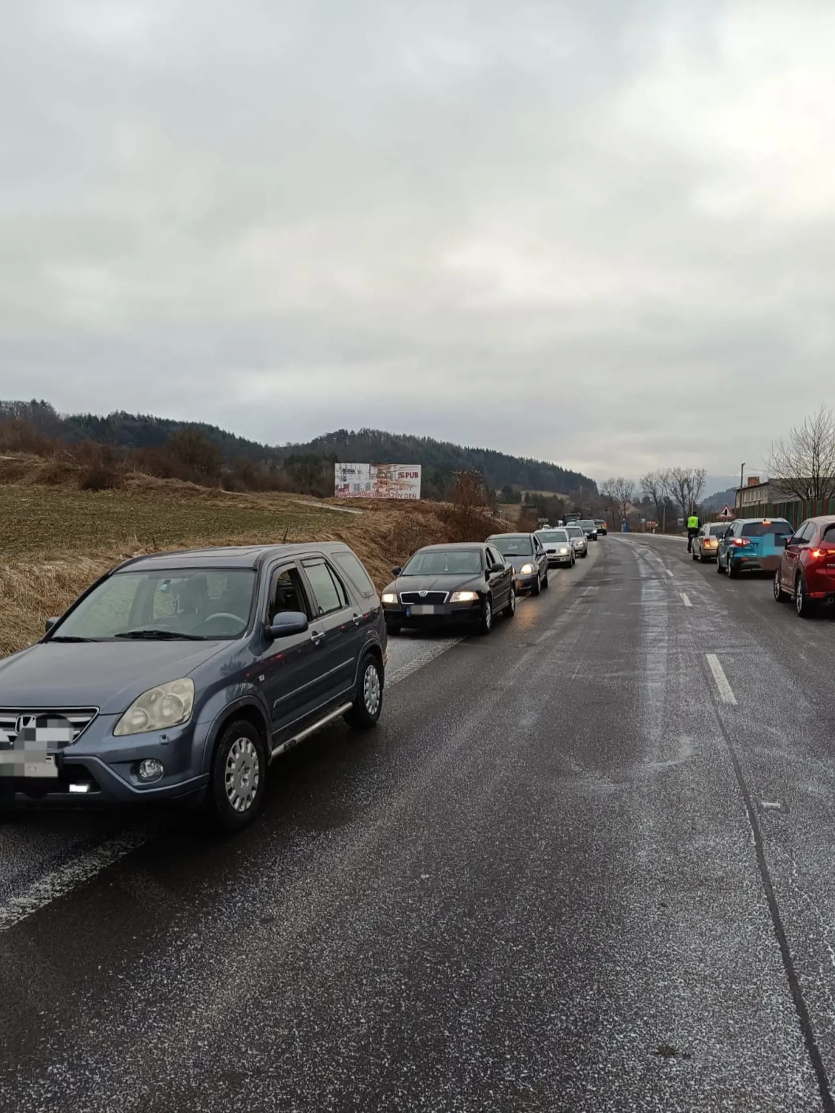 NEPREJAZDNÁ CESTA V OBOCH SMEROCH🔴
HANDLOVÁ-PRIEVIDZA