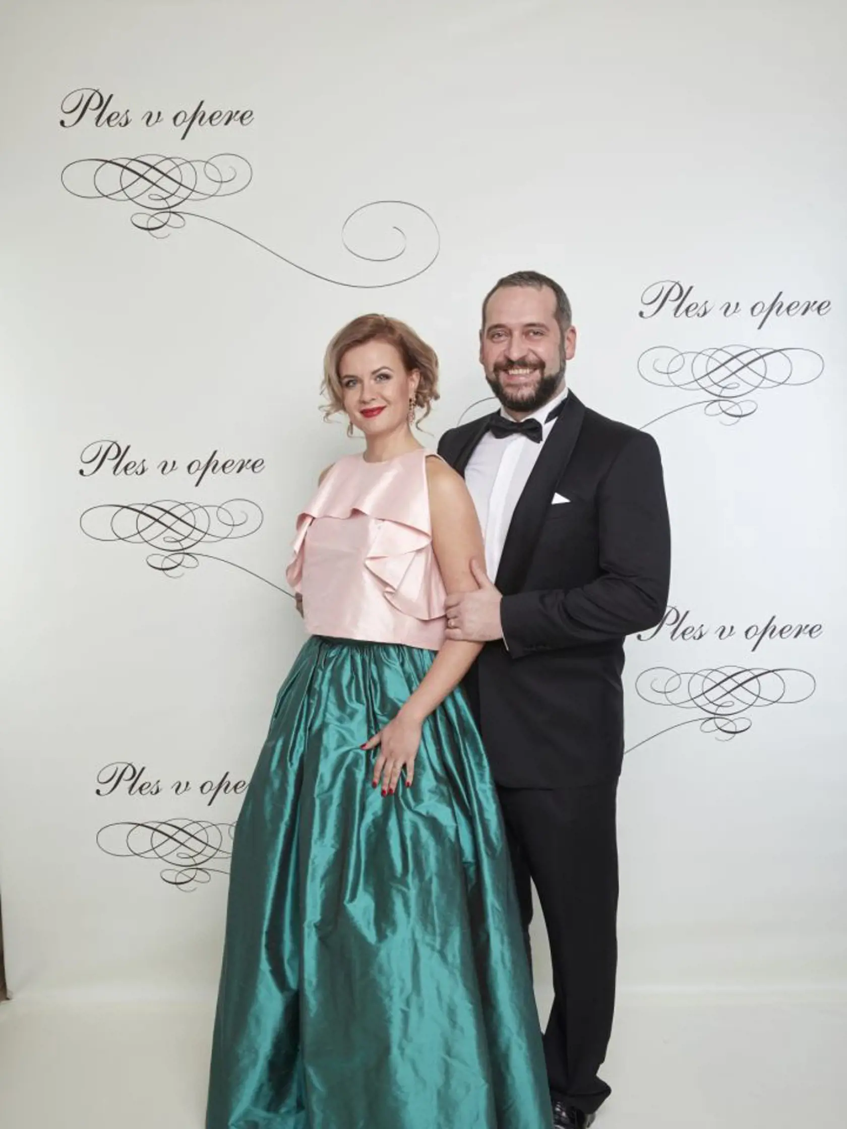 Strih a pokrčený materiál príliš nelichotil manželke Martina Mňahončáka Katke...