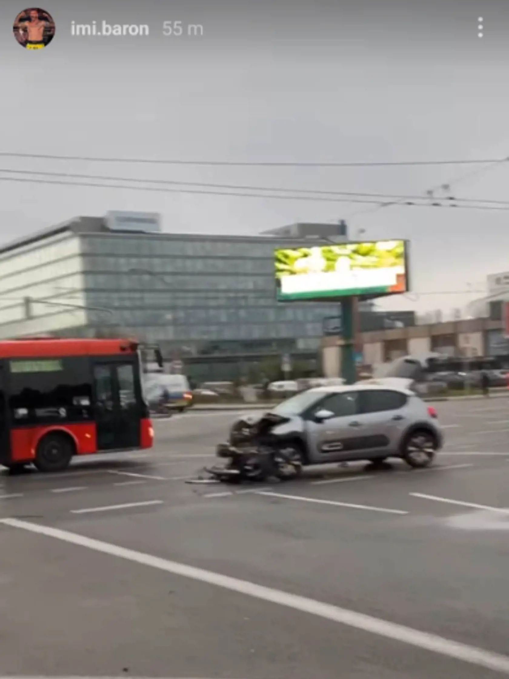 Bývalý farmár Baron mal nehodu. Druhé auto, ktoré sa s ním zrazilo, ostalo omnoho viac zdemolované.