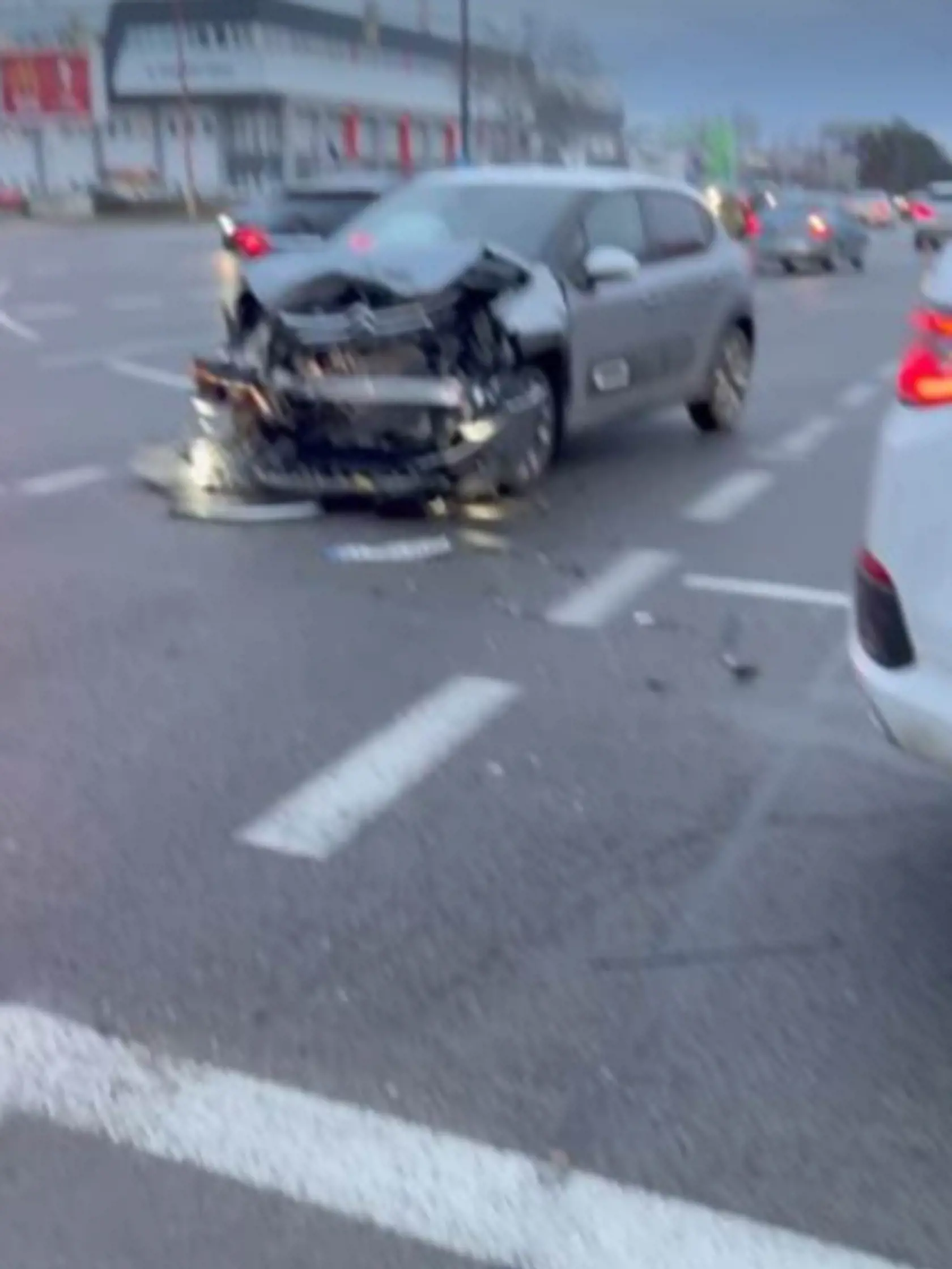 Bývalý farmár Baron mal nehodu. Druhé auto, ktoré sa s ním zrazilo, ostalo omnoho viac zdemolované.
