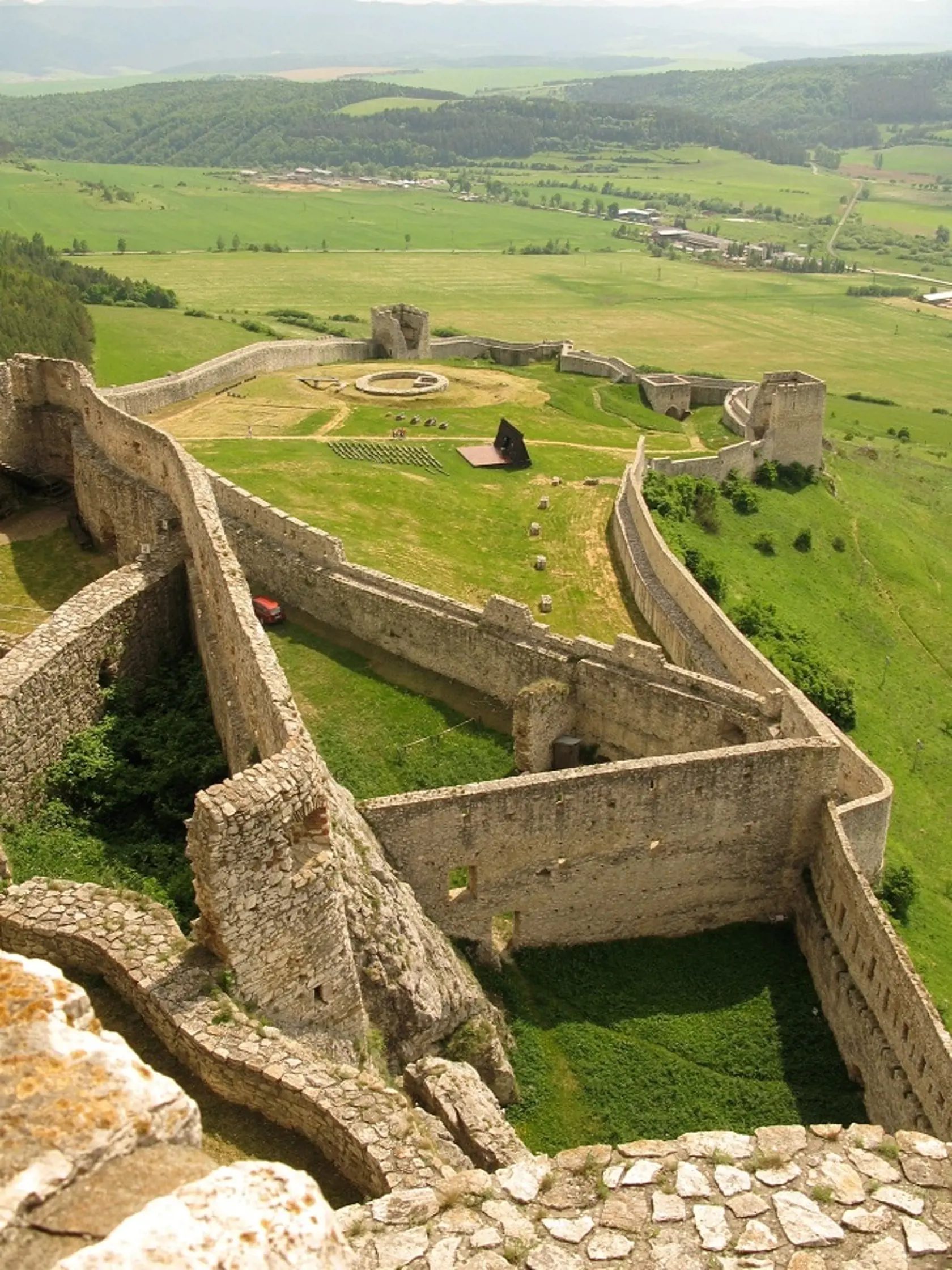 Spišský hrad patrí k najväčším na svete.