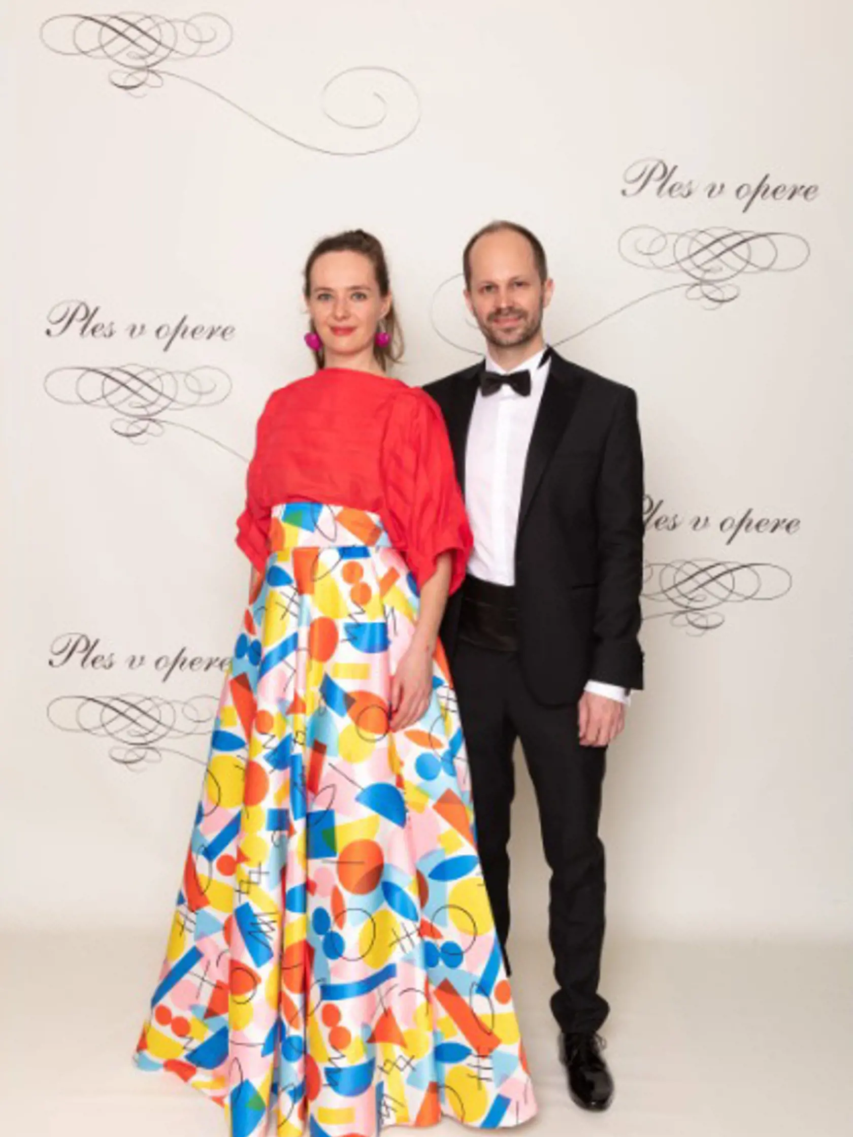 Ziegler: Návrhárka Sršňová zvolila príliš farebné šaty, chýba tomu elegancia.