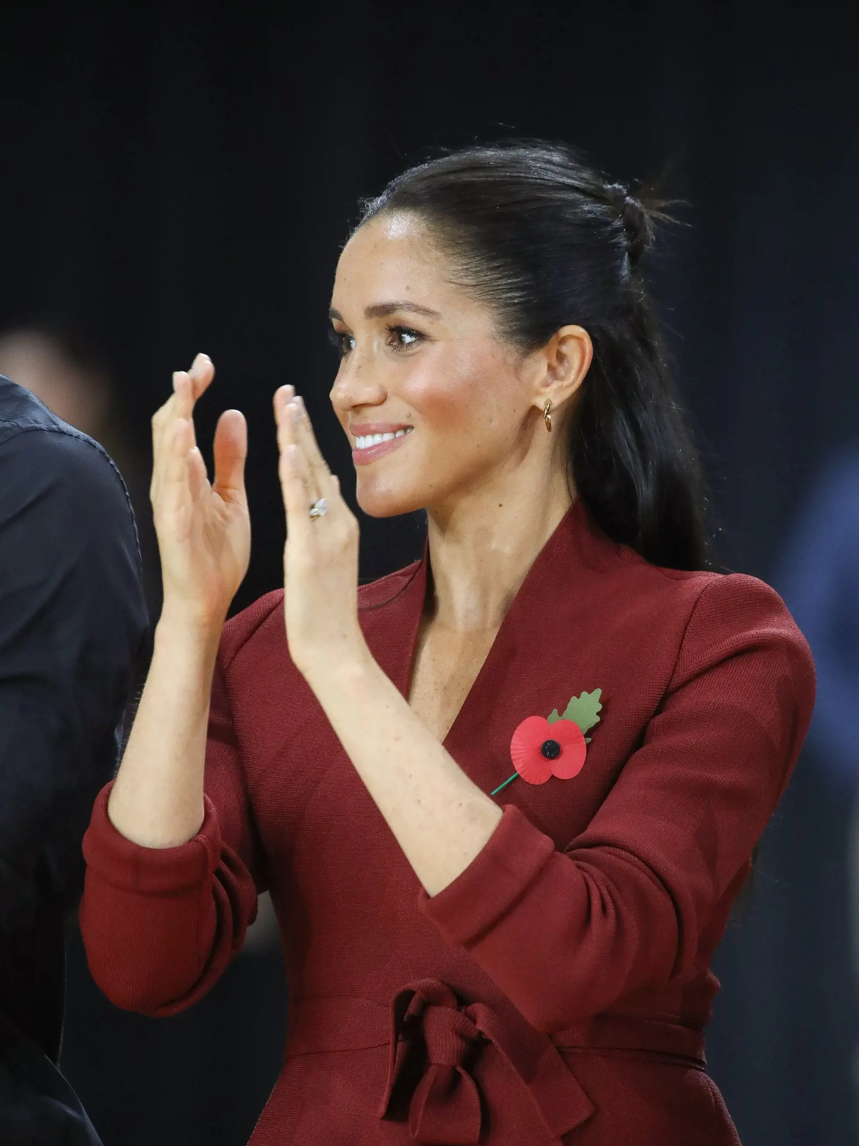 SYDNEY, AUSTRALIA - OCTOBER 27:  Prince Harry, Duke of SussexÊandÊMeghan, Duchess of Sussex Applauding the Netherlands and United States of American teams in the Wheelchair Basketball Gold metal macth after Unted States won gold during day eight of the Invictus Games Sydney 2018 at  on October 27, 2018 in Sydney, Australia.  (Photo by Chris Jackson/Getty Images for the Invictus Games Foundation)