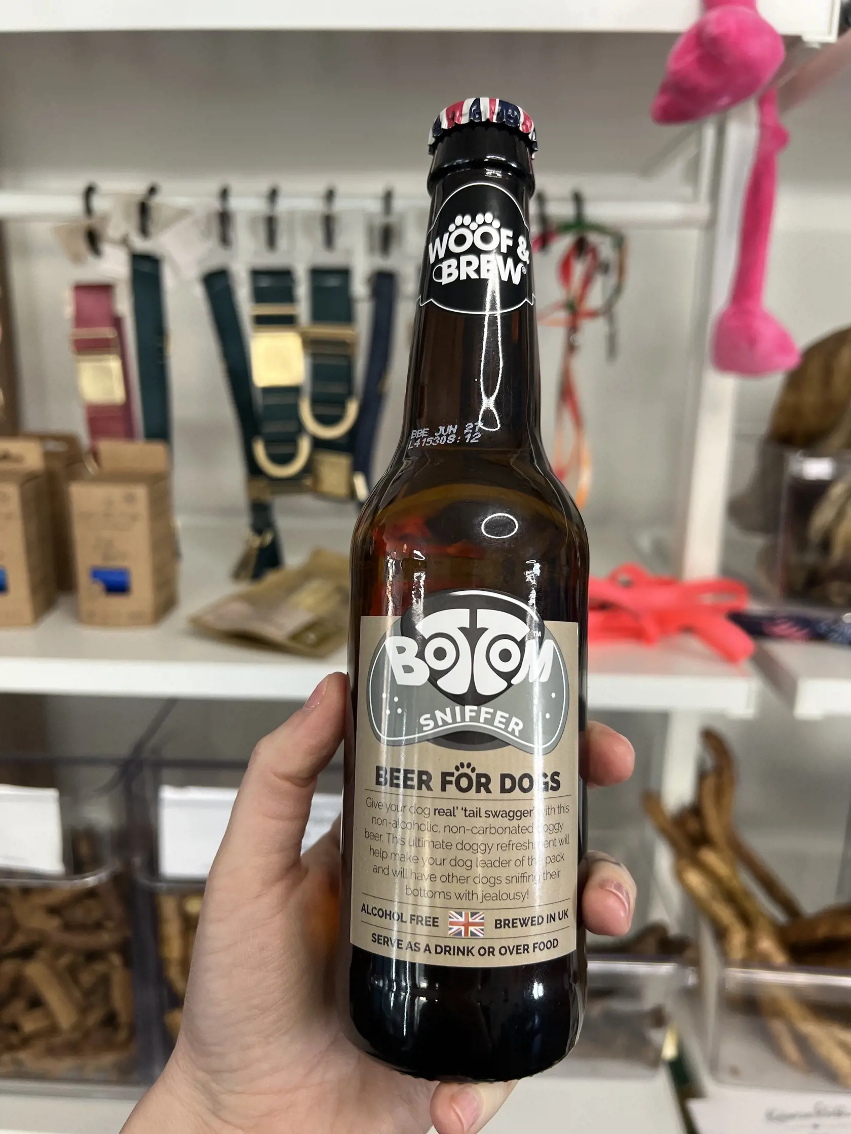 „Pre psíkov máme špeciálne menu – labkačíno (rozmixovaný banán s kokosovým mliekom), hafkejk (psí koláčik), haffin a dokonca aj pivo pre psy, ktoré je v podstate kurací vývar,“ hovorí Vanessa.