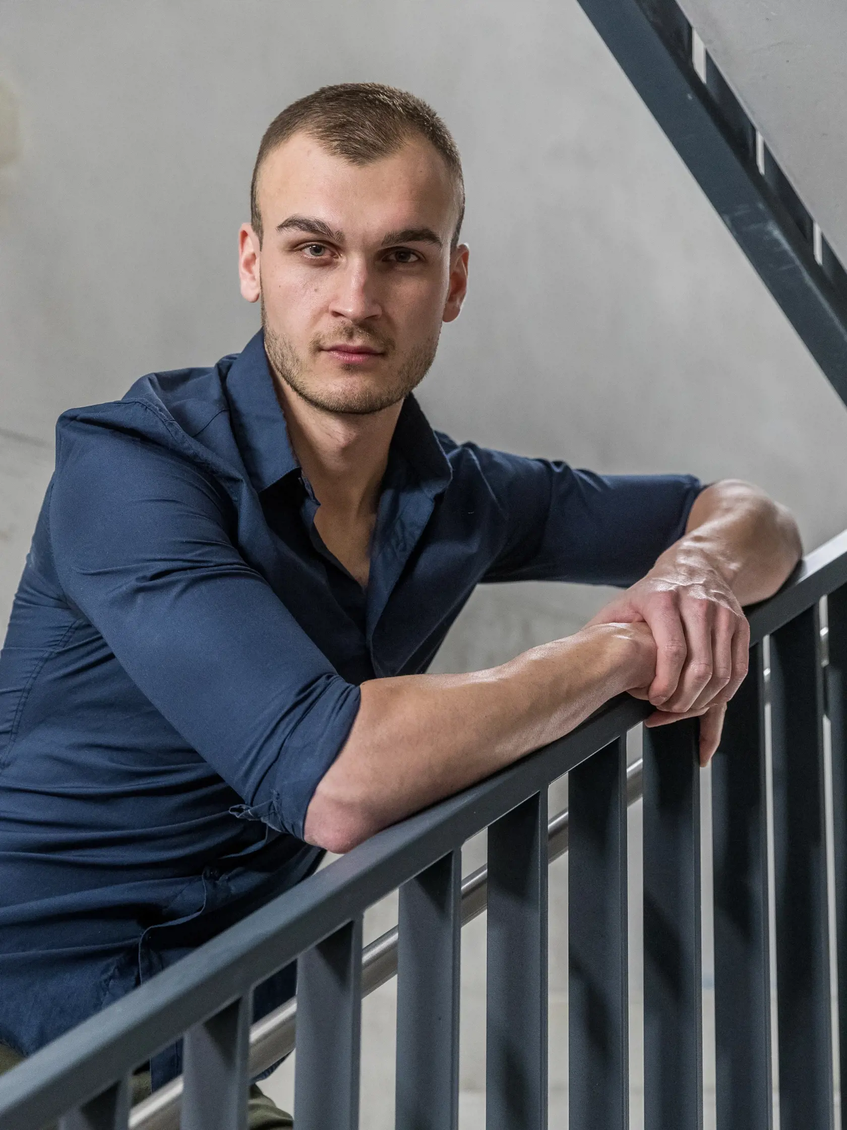 Mladý herec trávi čas najradšej sám.