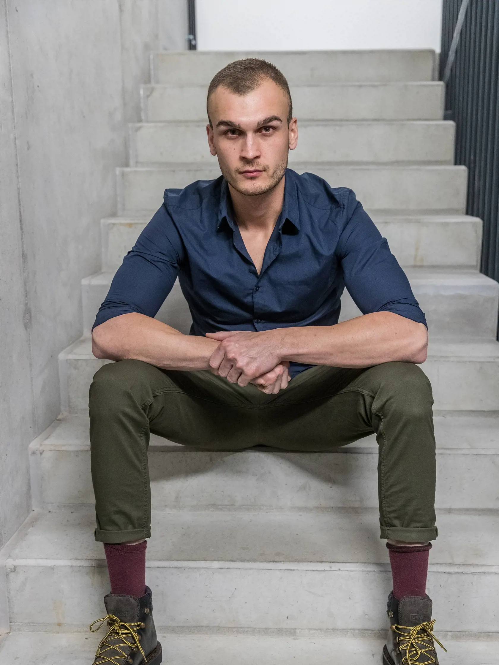 Mladý herec trávi čas najradšej sám.