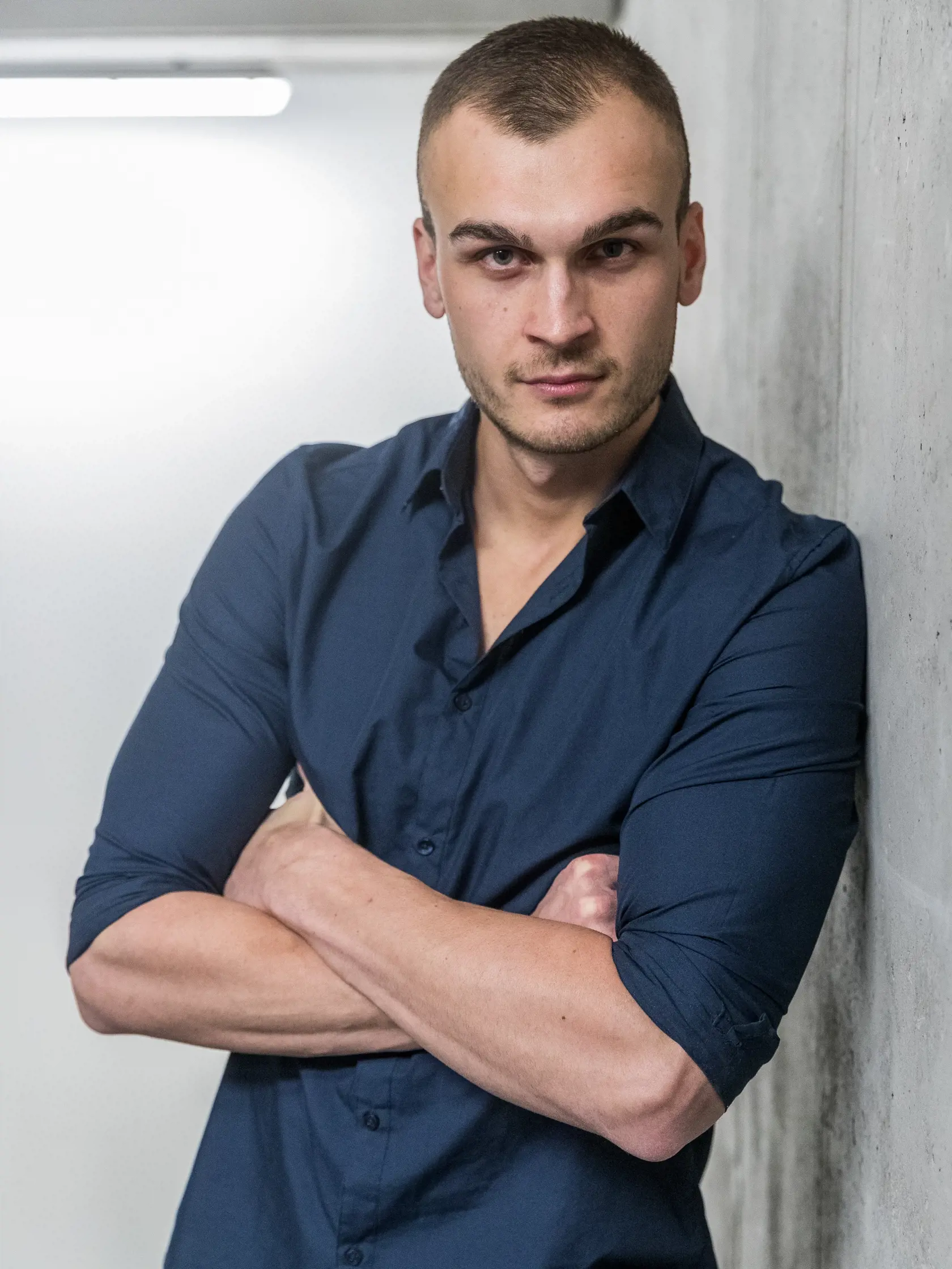 Mladý herec trávi čas najradšej sám.