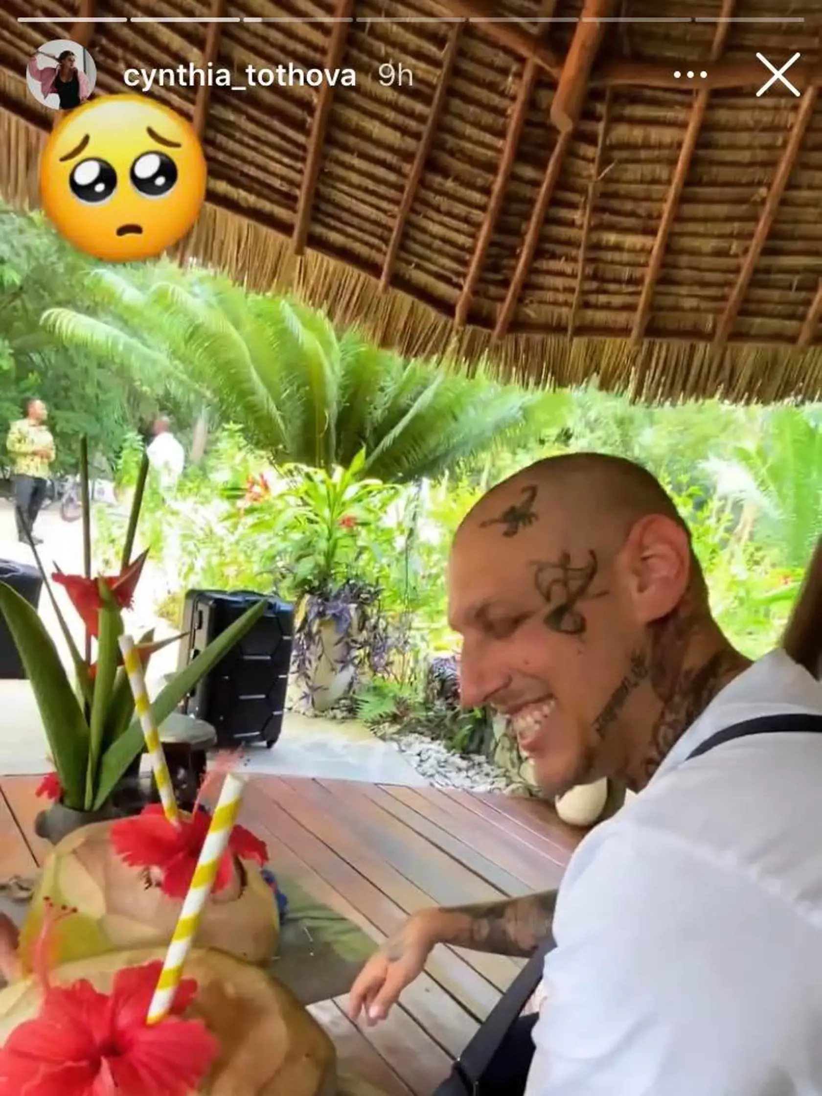 Zanzibar: Cynthia točila na video Separa.