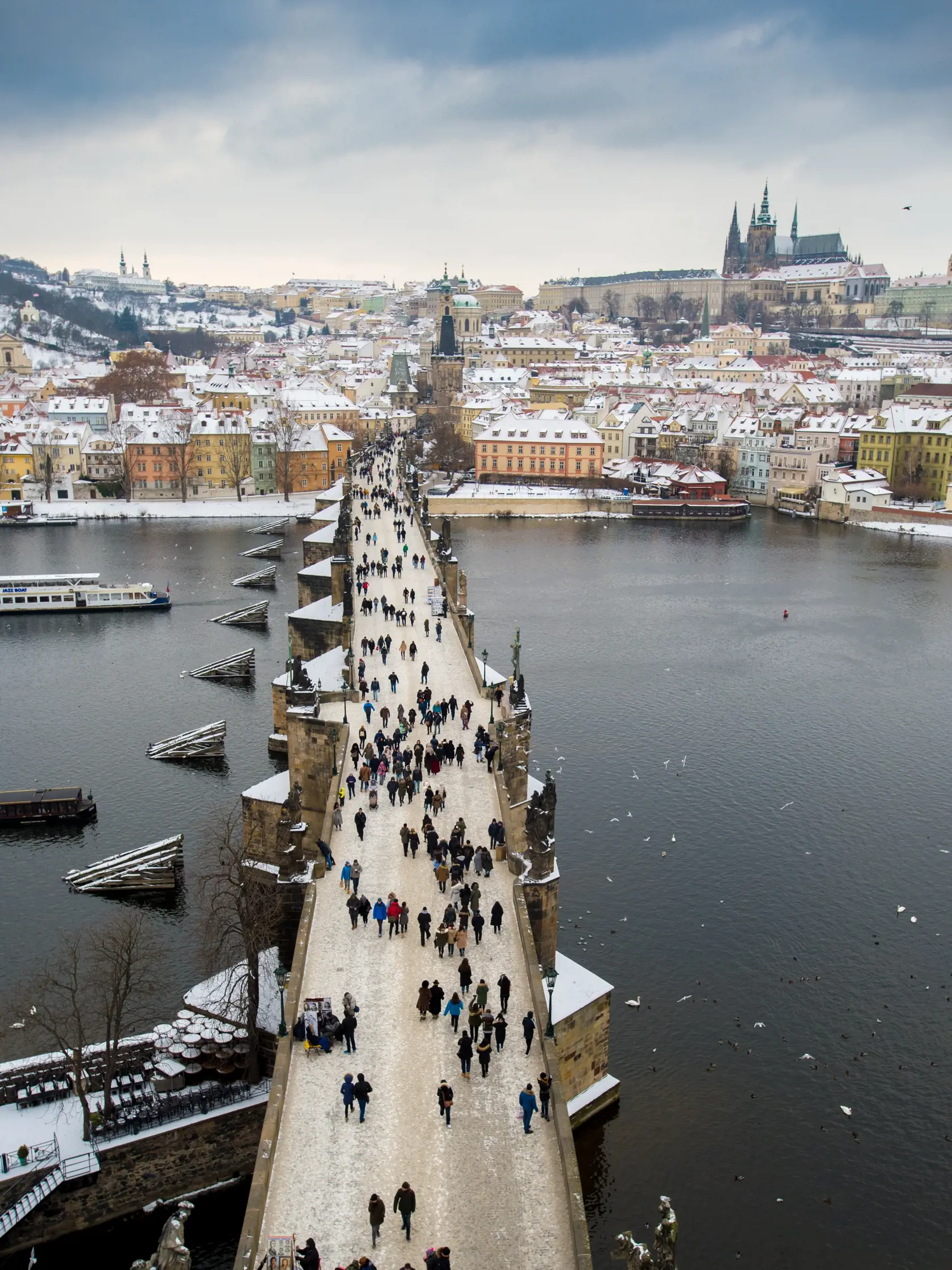 Karlov most prirovnal psychotronik k Lurdom.