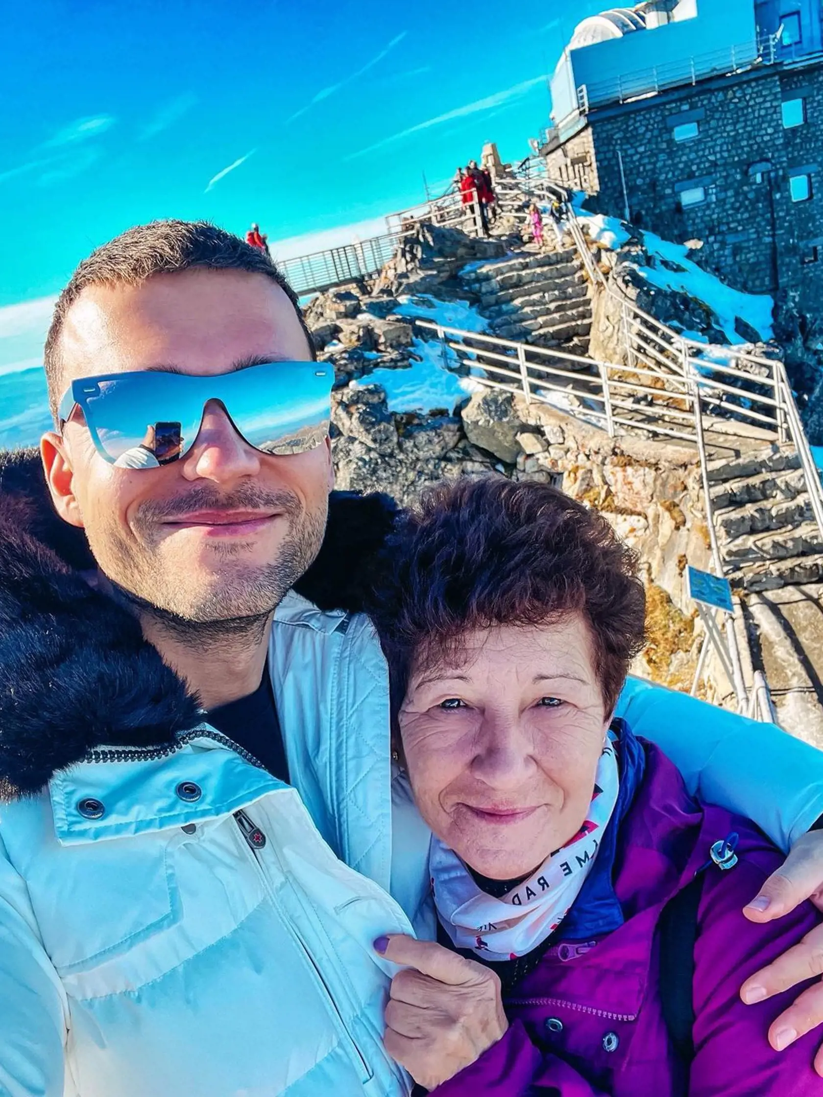S mamou na Lomnickom štíte