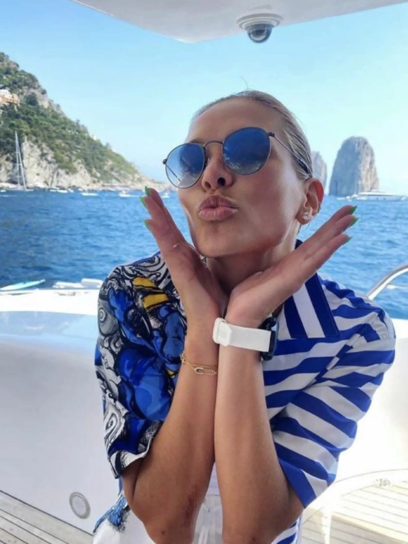 Krásna blondínka Polina Kovalevova (26), nevlastná dcéra Sergeja Lavrova (71), si ako 21-ročná kúpila luxusný byt v centre Londýna za 4,4 milióna libier bez pôžičky.