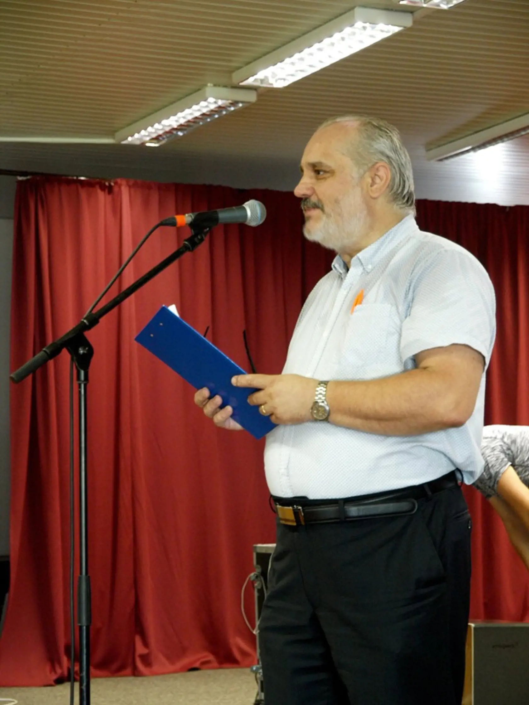 Riaditeľ OA Peter Országh vníma tieto aktivity len ako študentskú recesiu, nič viac.