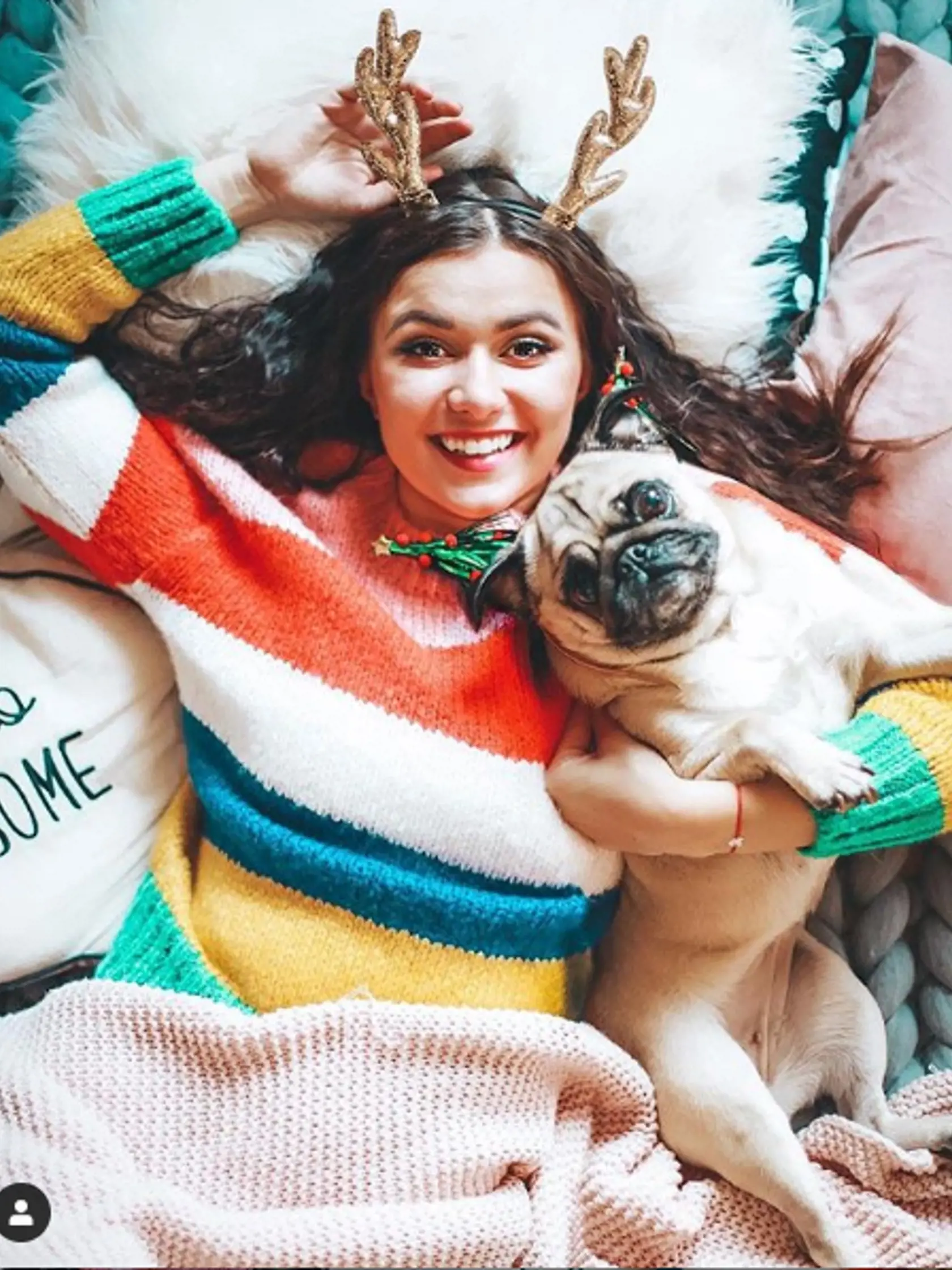 Youtuberka a influencerka LucyPug: ,,Takže toto celé vzniklo len preto, že počas šoférovania používal mobil. A to len pre mobil! Takže týmto vyzývam všetkých, aby nepoužívali ten mobil za volantom, ja teraz stojím, nešoférujem, pretože vznikajú nielen takéto zbytočné nehody, ale veľakrát sa niekomu aj niečo stane, takže žiadne mobil, to je moje predsavzatie a dúfam, že aj vaše. Takže ja idem do fitka, mobil dávam bokom a počas jazdy sa ho ani nedotknem!" dodala vo videách na svojom profile na so