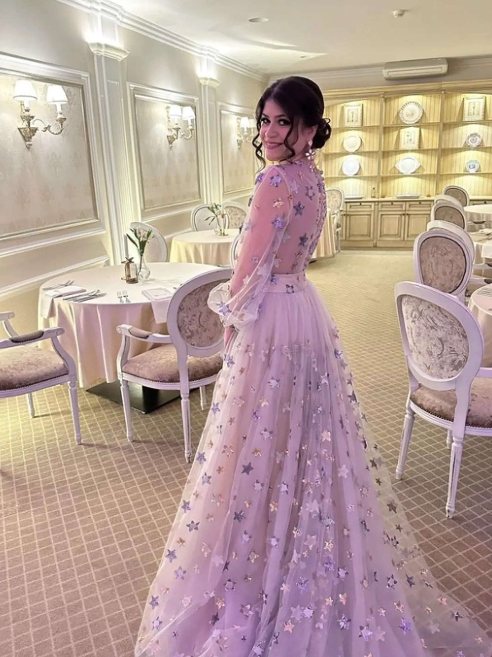Vanessa Šarköziová vyzerala na plese ako pravá princezná.