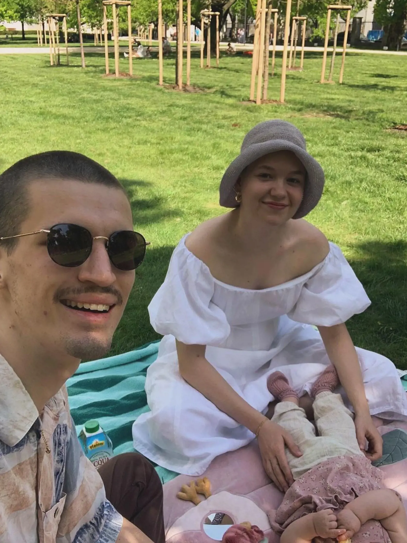 Kramárova vnučka Noelani oslávila pol roka: Otecko Timur sa predviedol s novým imidžom - ostrihal si dlhé vlasy.