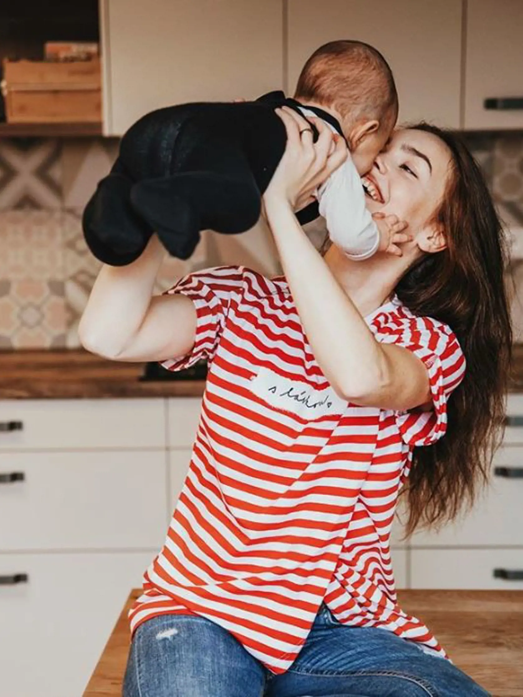 Takto býva herečka Mary Bartalos so svojim manželom a synom.