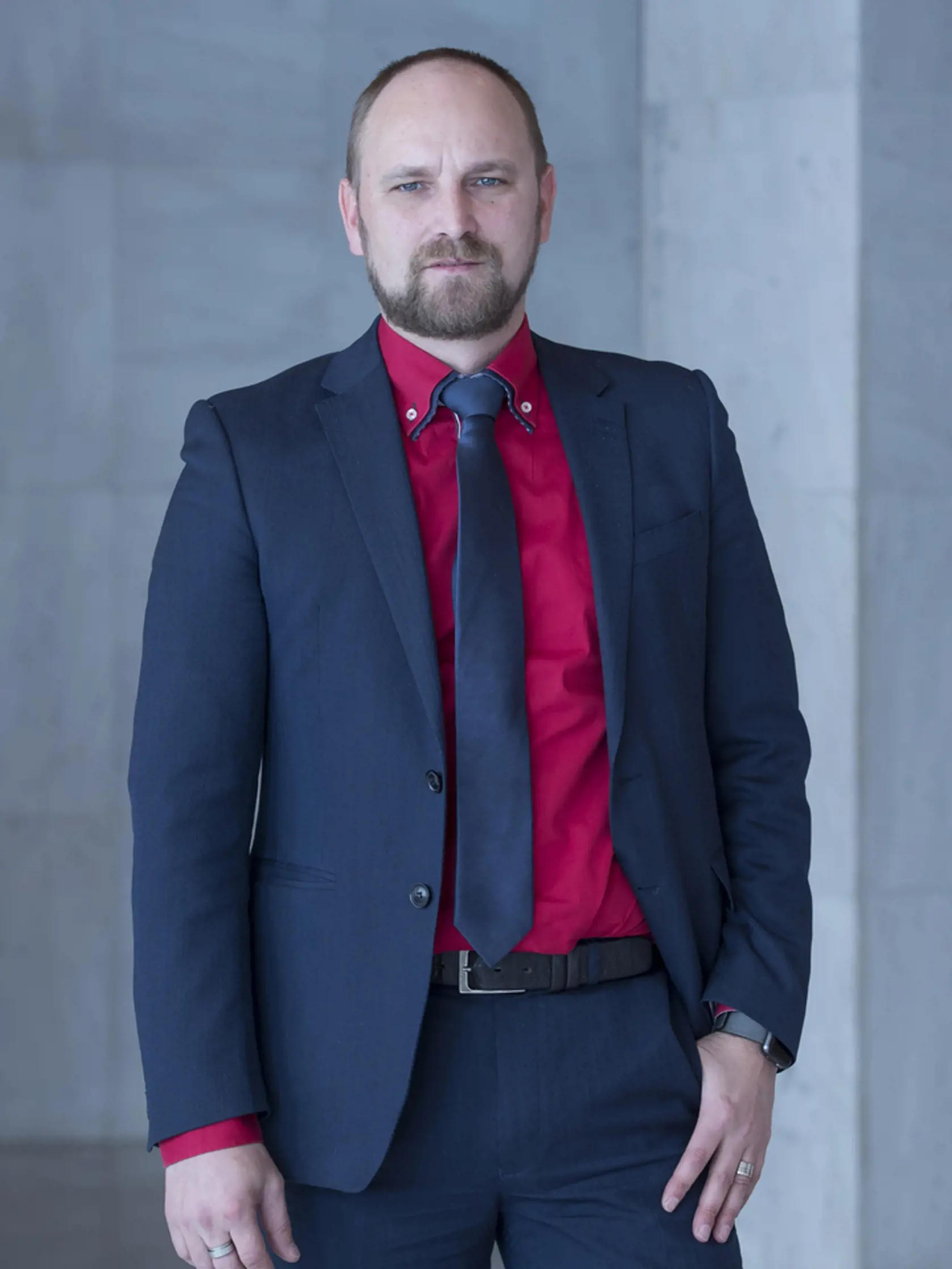 Podľa Viskupiča pri cenách energií zlyhalo 40 nominantov štátu, ktorí majú kontrolovať tvorbu a podávanie cenových návrhov energetických spoločností.