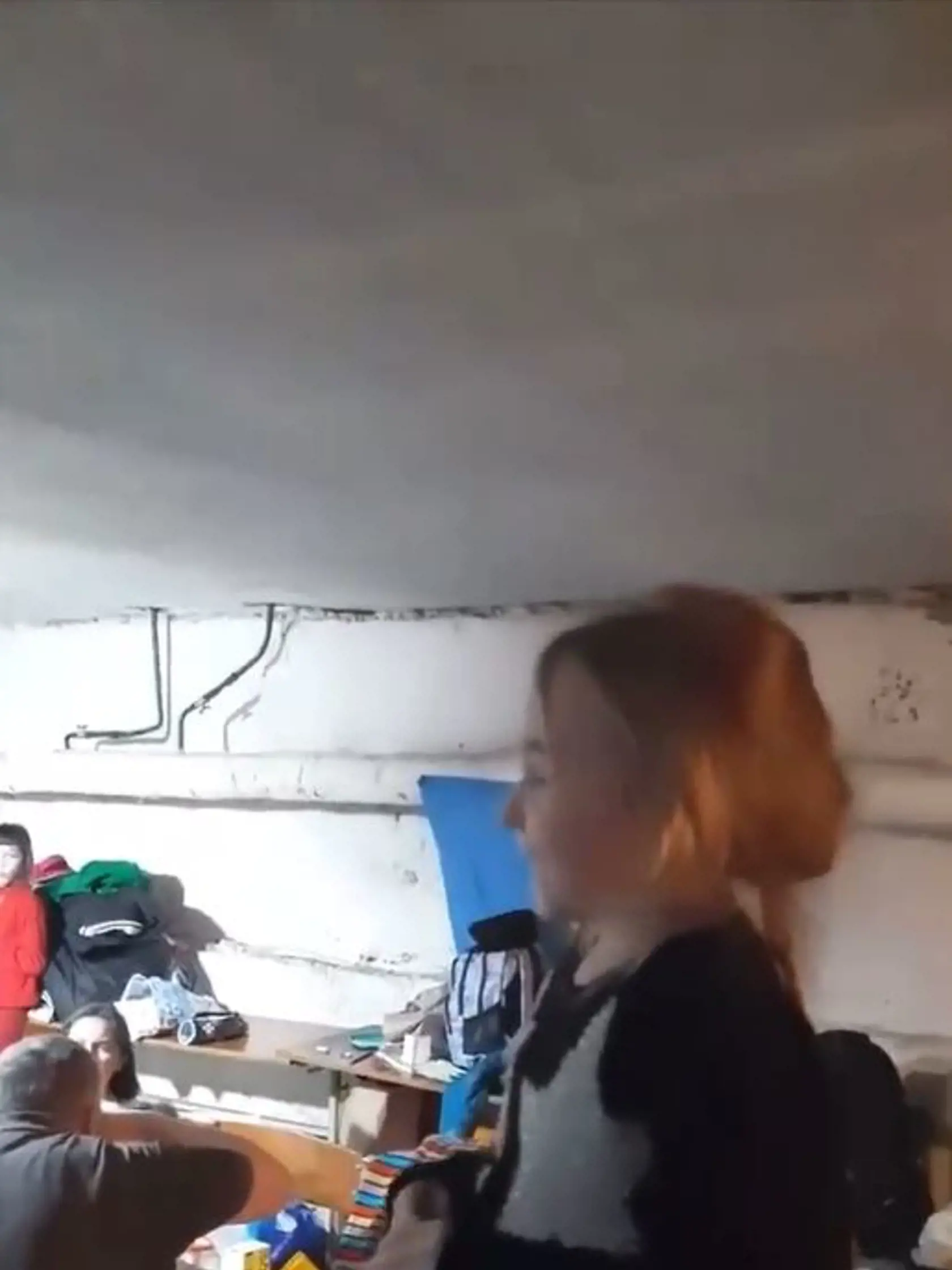 Video z minulého týždňa s Ameliou, spievajúcou pesničku Let It Go v preplnenom kryte v Kyjeve, videli milióny ľudí po celom svete vrátane Slovenska a zaujalo aj pôvodnú speváčku skladby, Američanku Idinu Menzelovú.