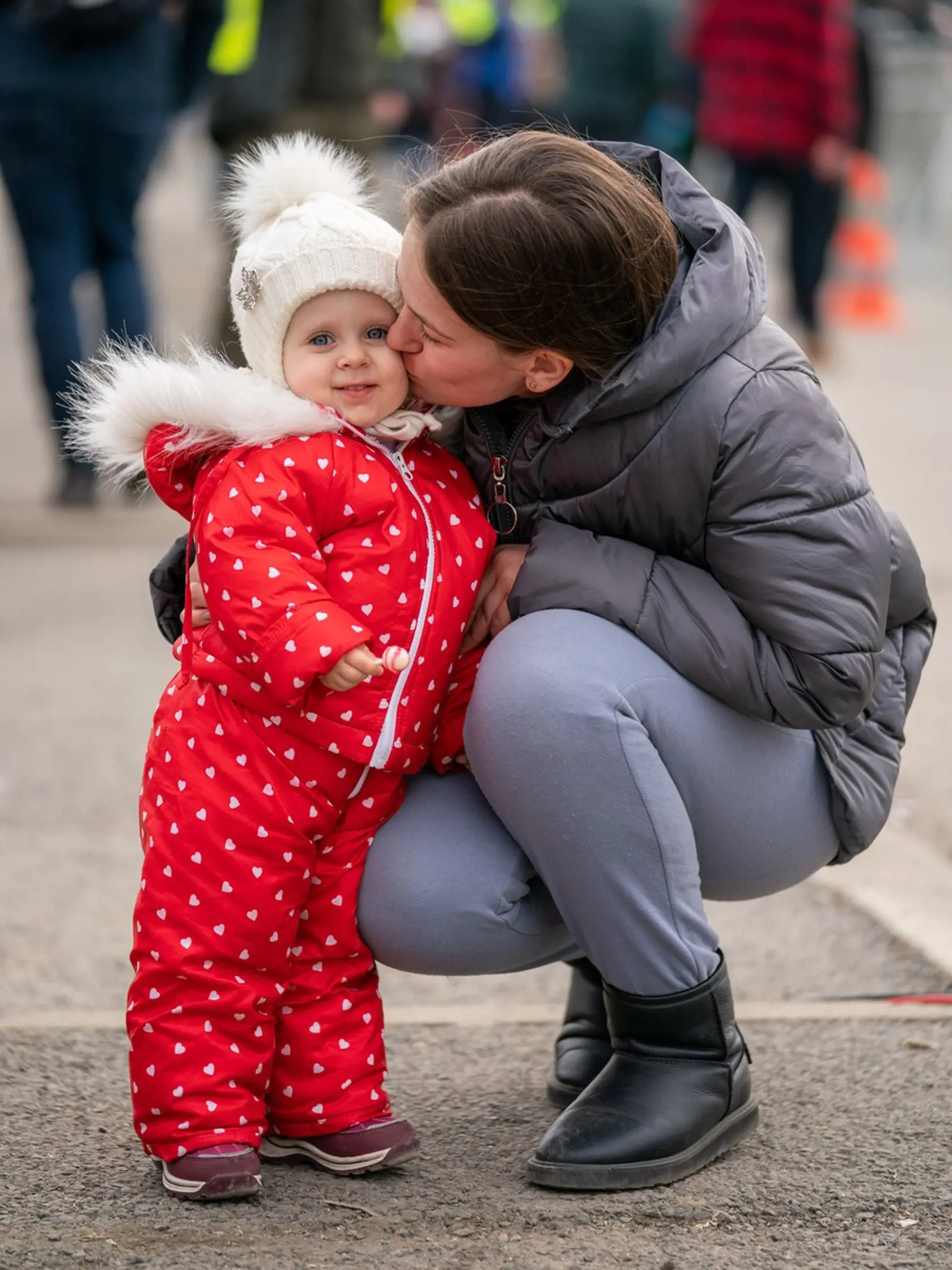 Mamička Nastya Pohorelova prekročila slovenskú hranicu so svojou malou dcérkou.