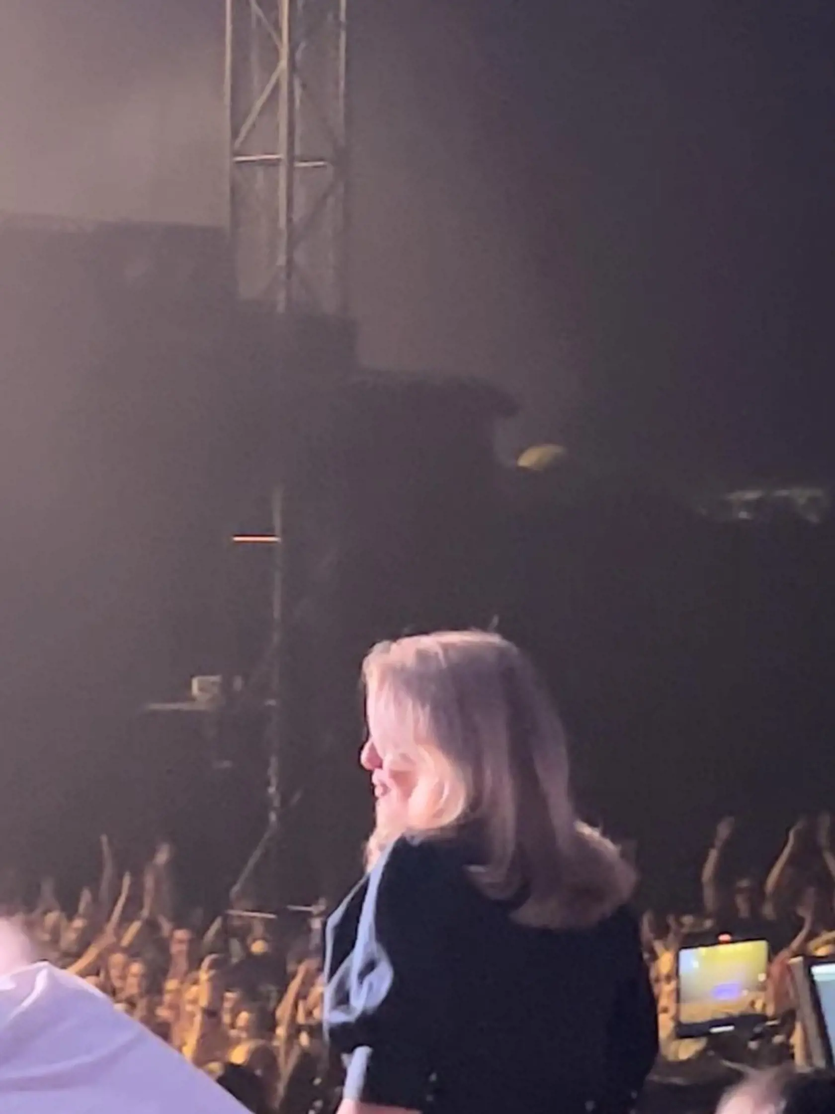 Apríl 2024: Koncert skupiny Para spojený s krstom ich nového albumu. V hľadisku sedela aj prezidentka SR Zuzana Čaputová. Tá si vyslúžila obrovský potlesk a poďakovanie.