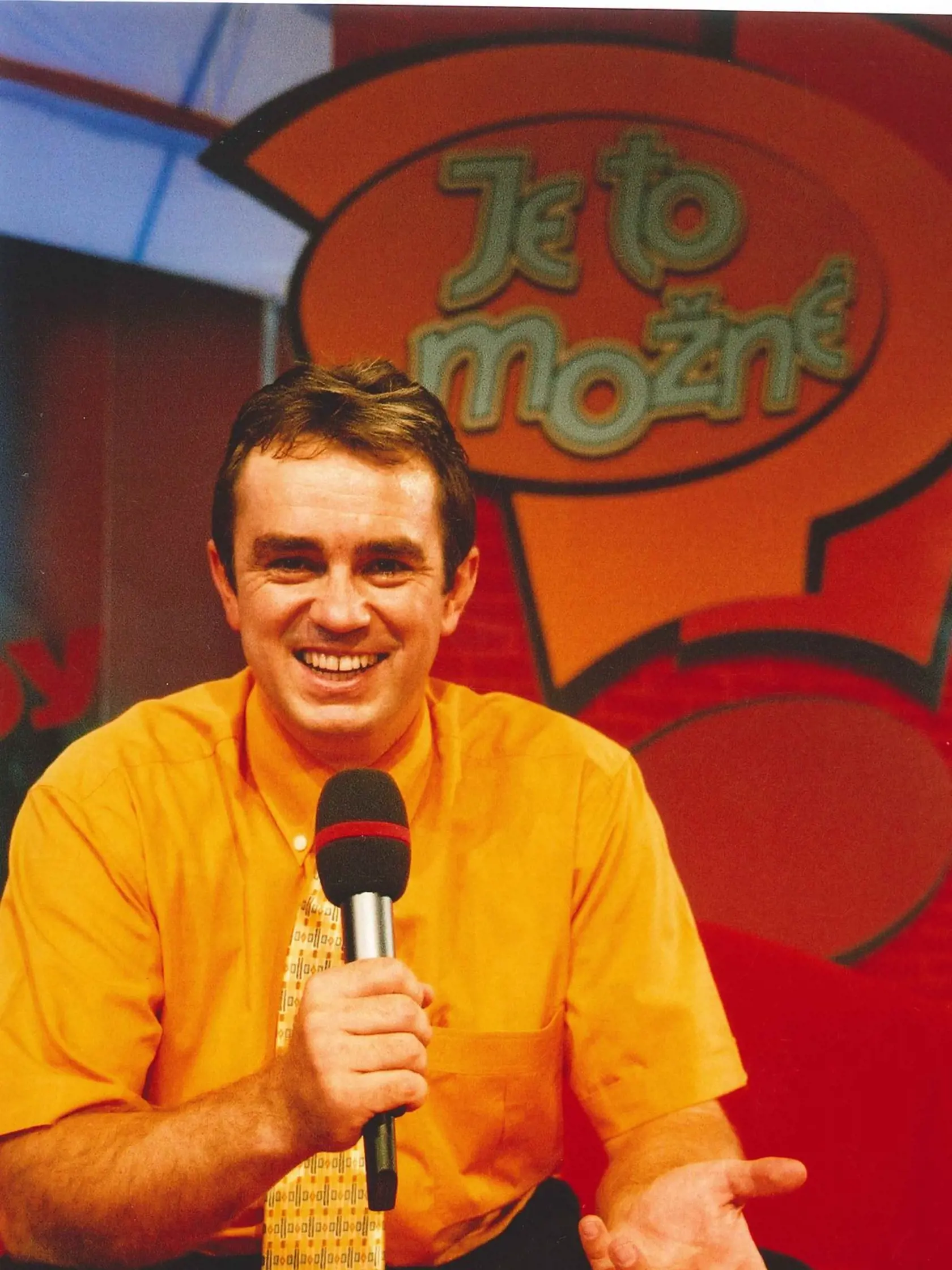 2002 - Zábavná šou Je to možné si získala množstvo fanúšikov. Najmä vďaka odviazanému moderátorovi.