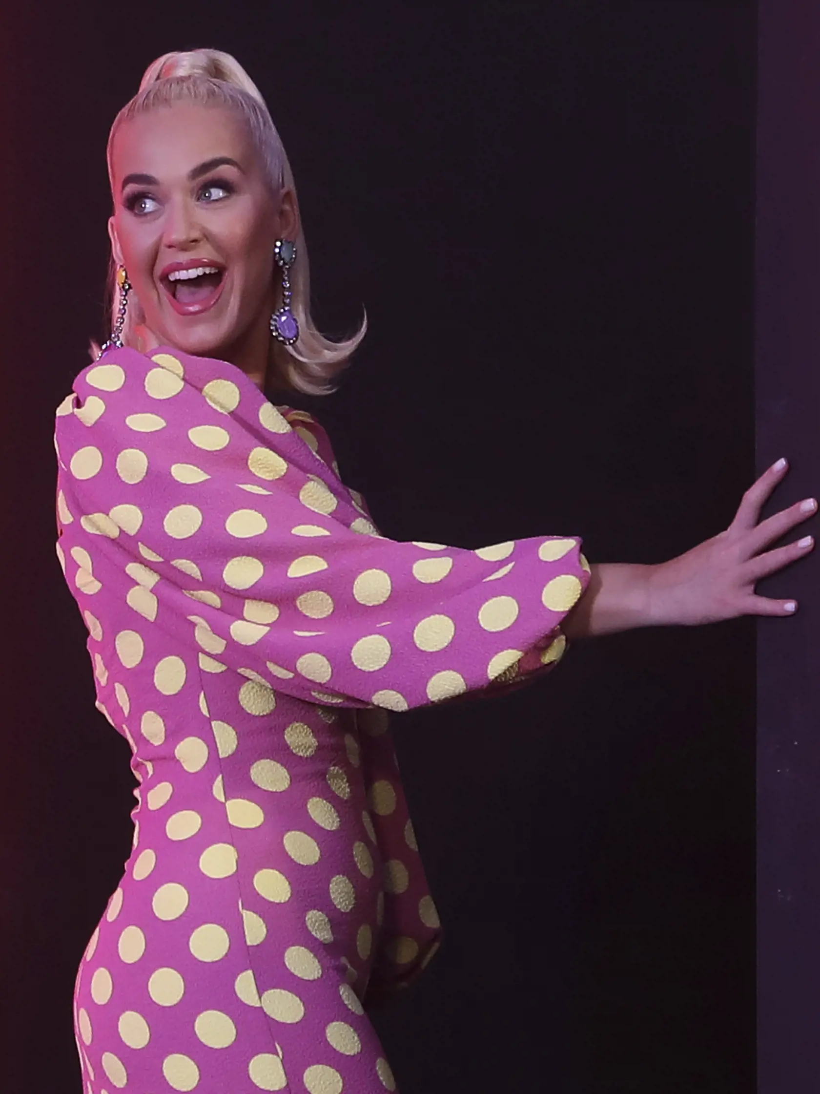 Na snímke americká speváčka Katy Perry po tlačovej konferencii pred koncertom v indickom Bombaji 12. novembra 2019. FOTO TASR/AP