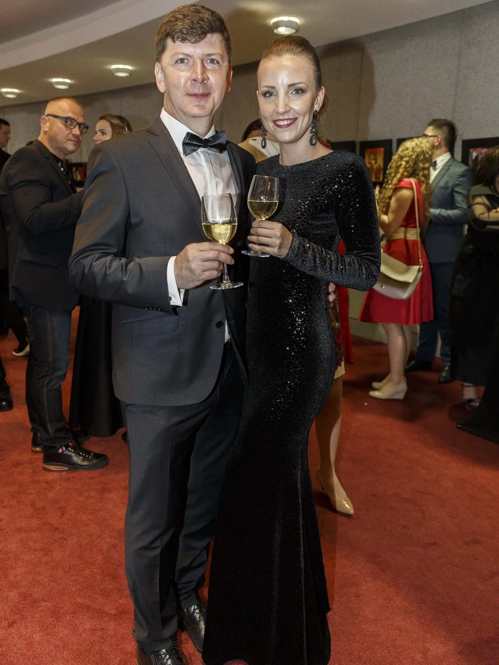 Na snímke počas párty po skončení priameho prenosu z galavečera OTO 2019. Na snímke Andrej Bičan s priateľkou.