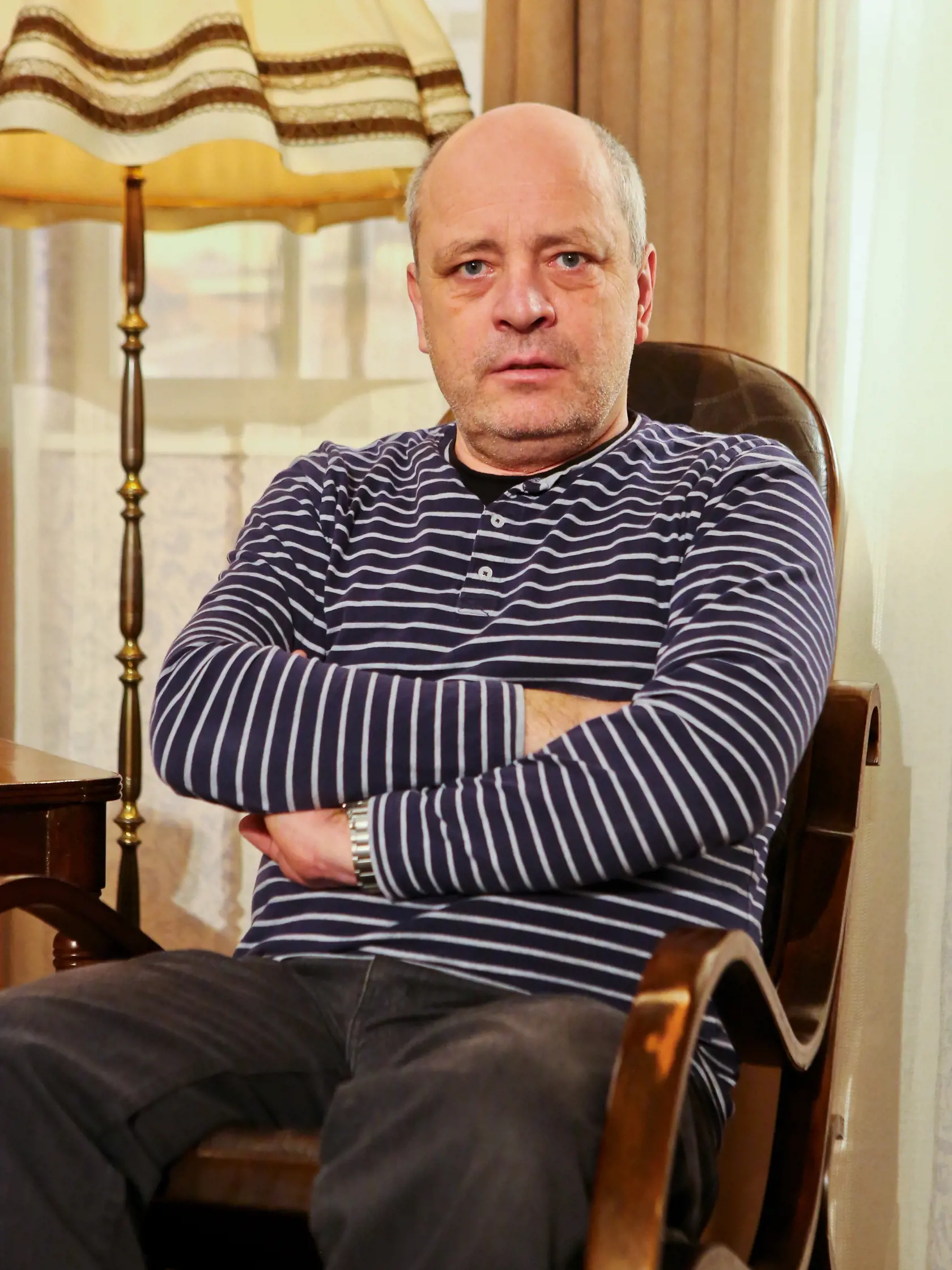 Na snimke herec noveho serialu TV JOJ s nazvom Dovidenia, stara mama!, Matej Landl.