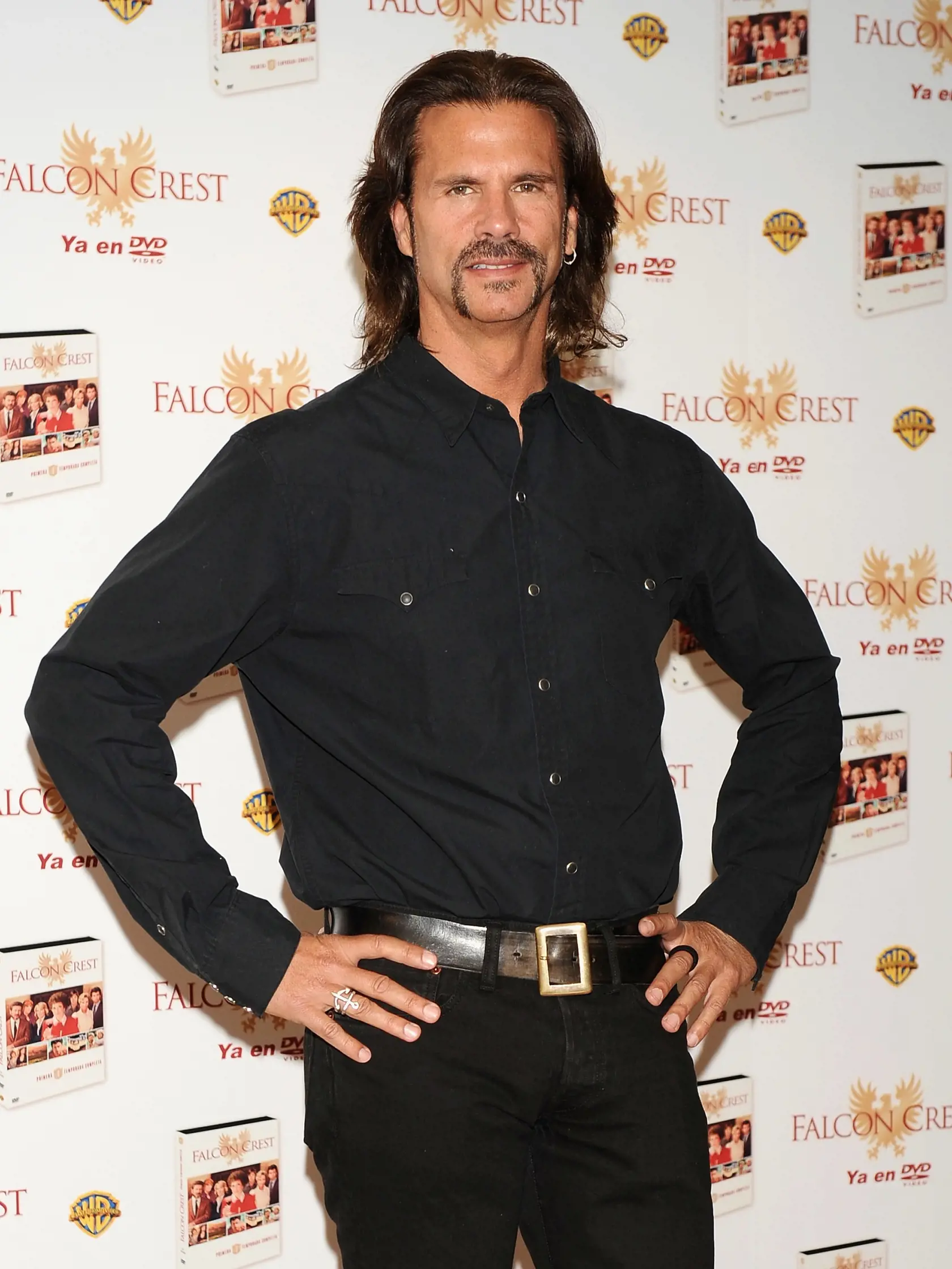 Lorenzo Lamas je prevažne známy ako Odpadlík z úspešného seriálu 90. rokov. Jeho mladučká dcéra momentálne údajne randí s Leonardom DiCapriom.
