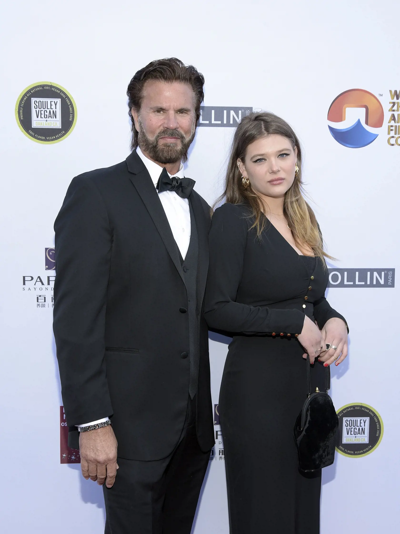 Lorenzo Lamas je prevažne známy ako Odpadlík z úspešného seriálu 90. rokov. Jeho mladučká dcéra momentálne údajne randí s Leonardom DiCapriom.