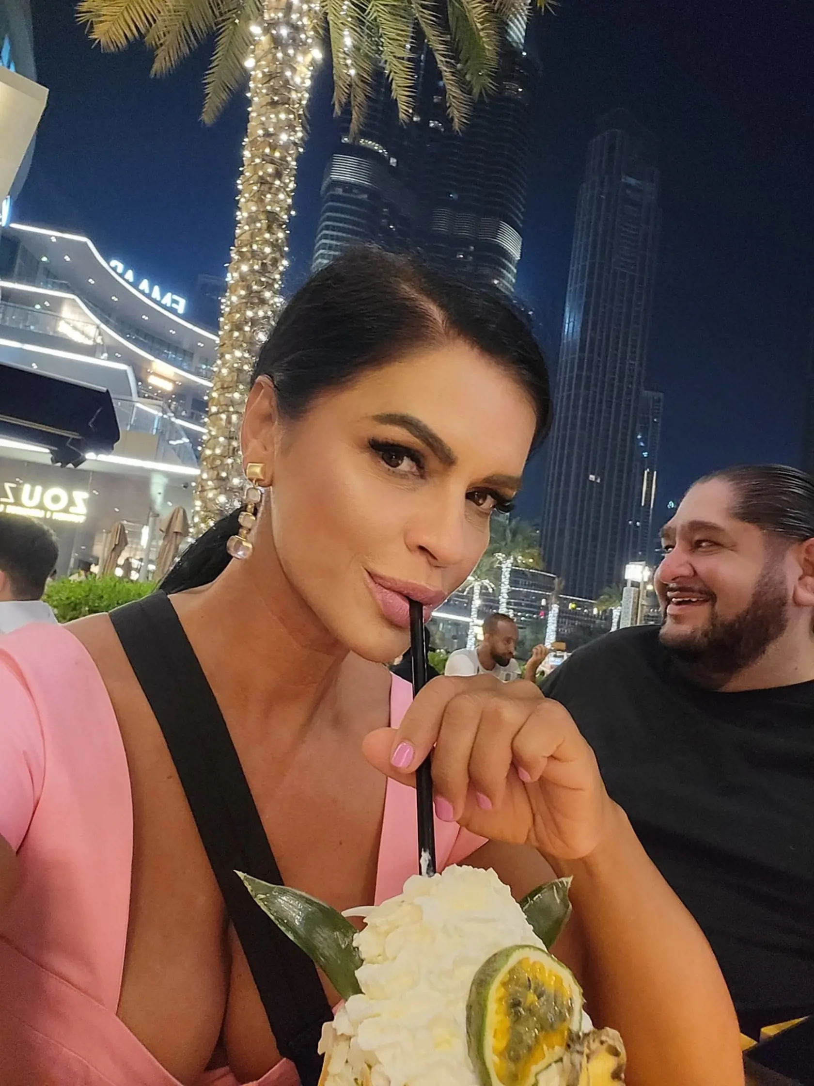Silvia Šarközi s manželom Ernestom v Dubaji