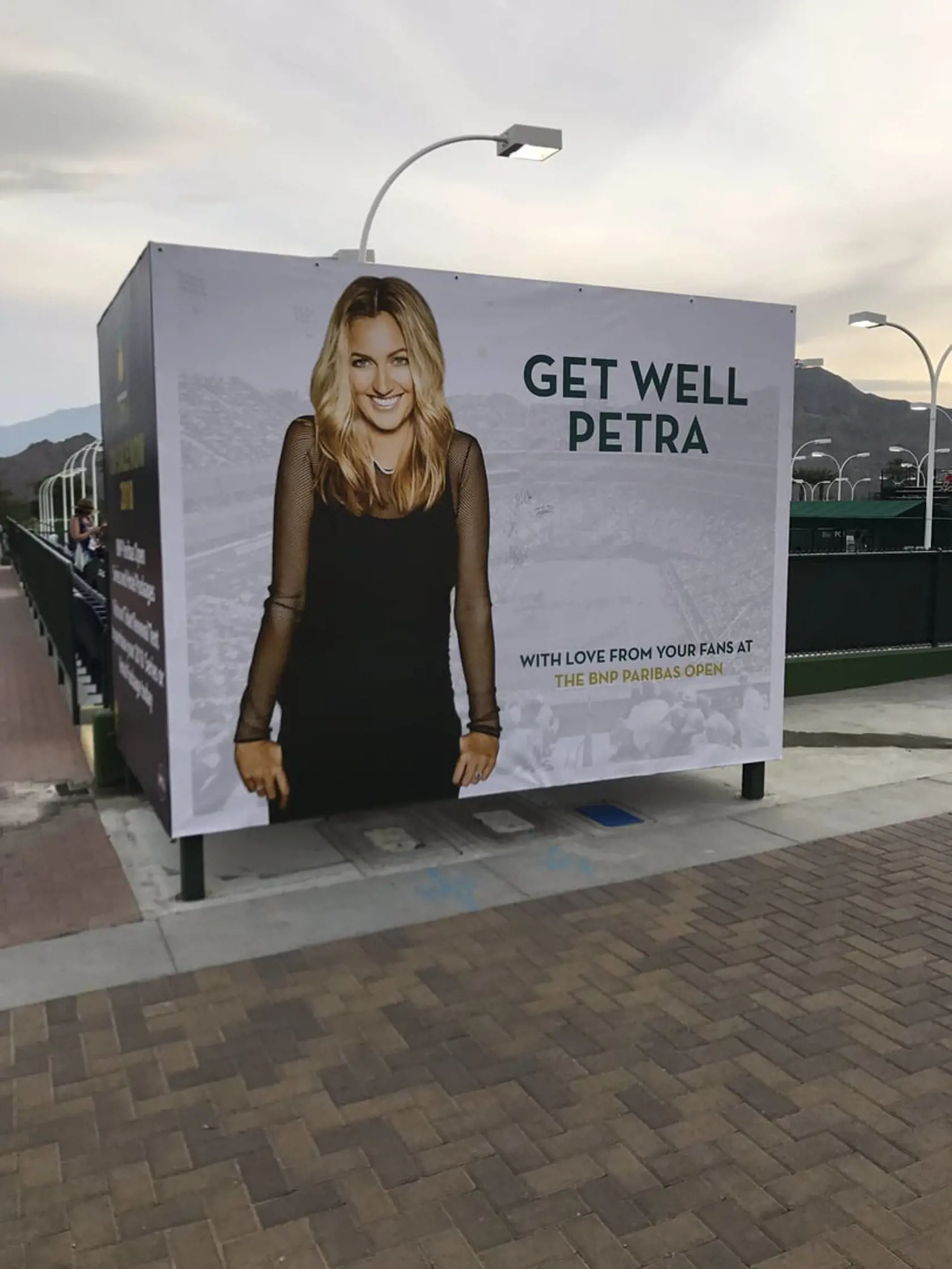 Kvitovej sa dostáva podpory aj na billboardoch.