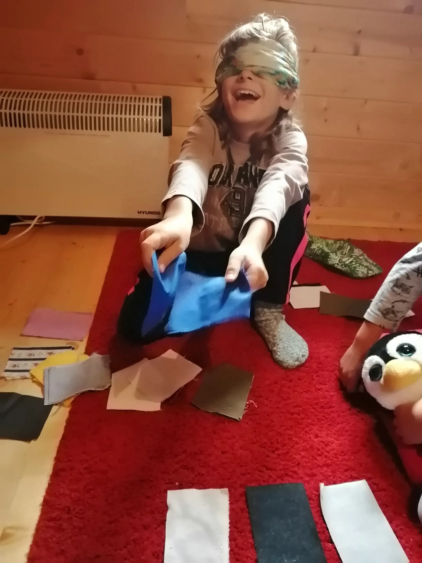 Pravdou je, že hoci sa doma vzdelávajú takmer všetky deti, najprv si musia odsedieť nudné vyučovanie v škole.